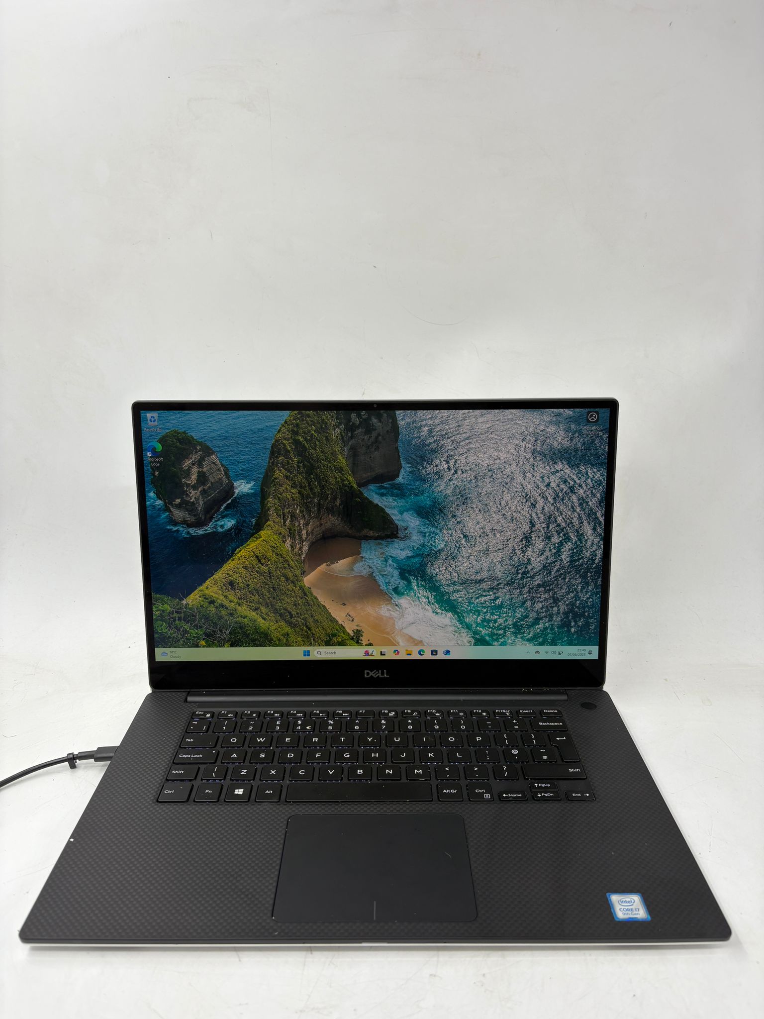 Refurbished Dell XPS 15 7590 15.6" Screen (3840 x 2160) Intel Core i7-9750H 16GB RAM 1TB SSD Windows 11 Pro Laptop