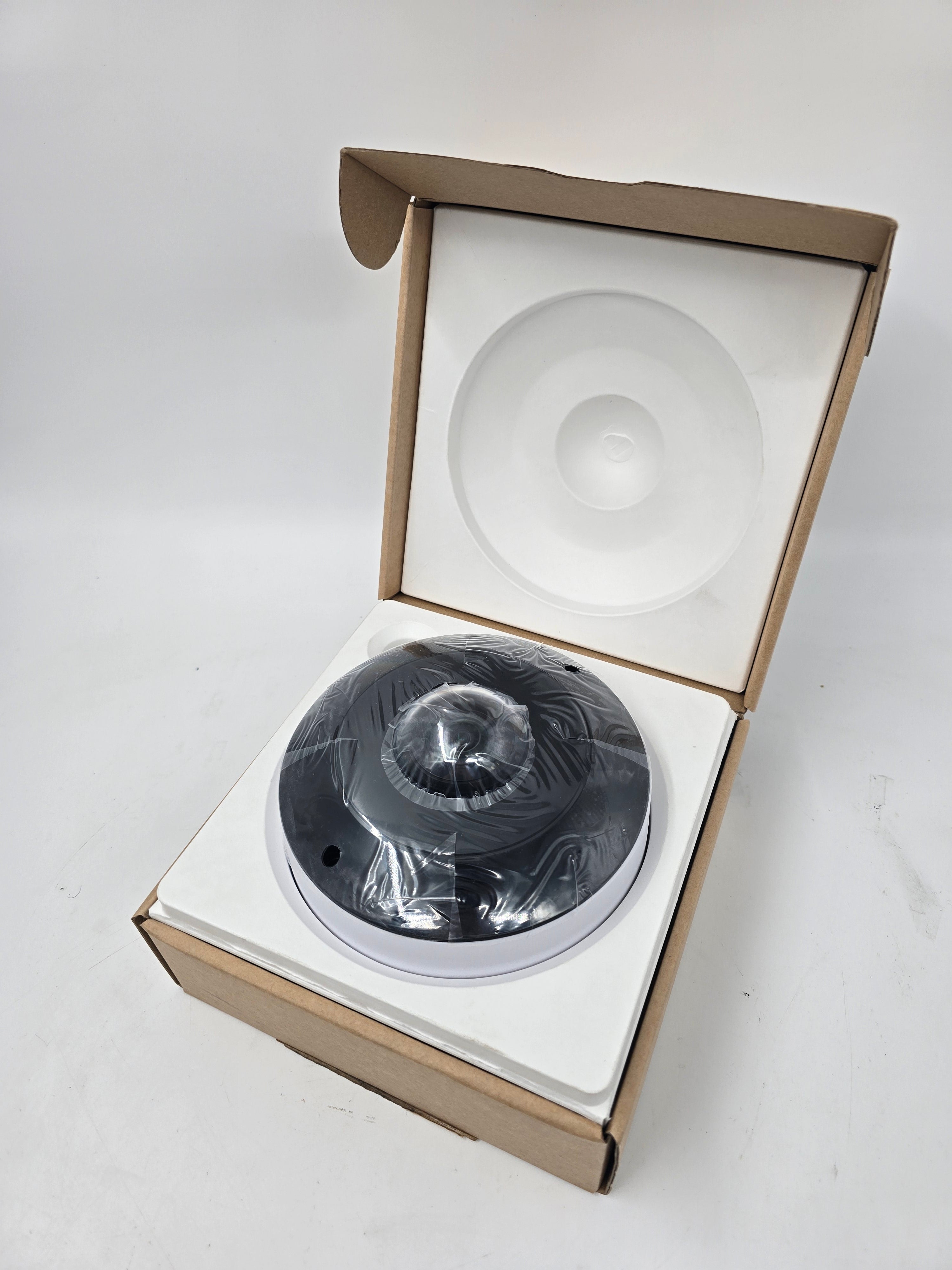 Verkada Outdoor Fisheye Camera CF83-E 12MP Resolution 20m IR Range Open Box