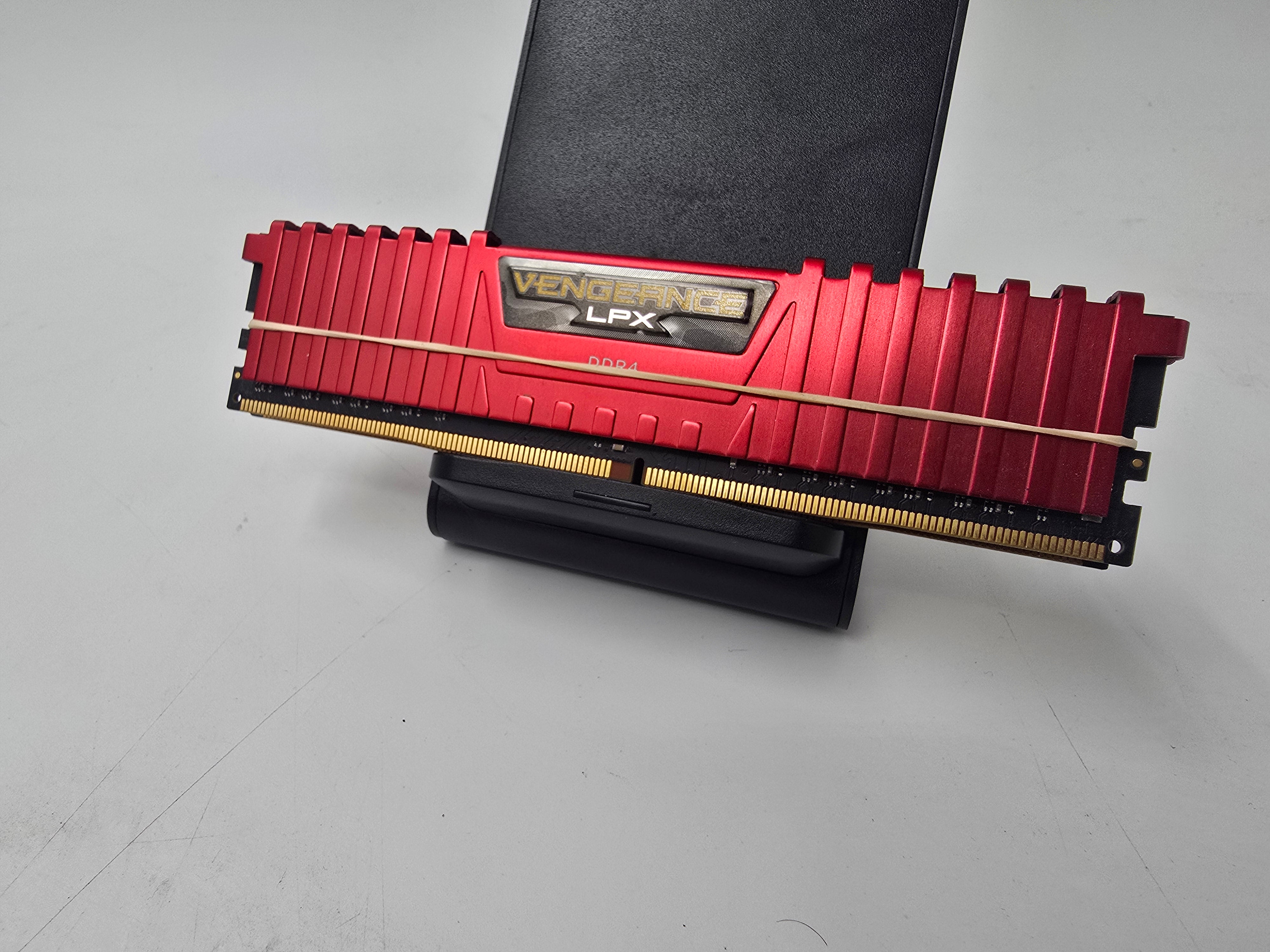 Desktop Memory RAM DDR4 8GB (2x 4GB DIMM) 3000MHz Corsair Vengeance LPX