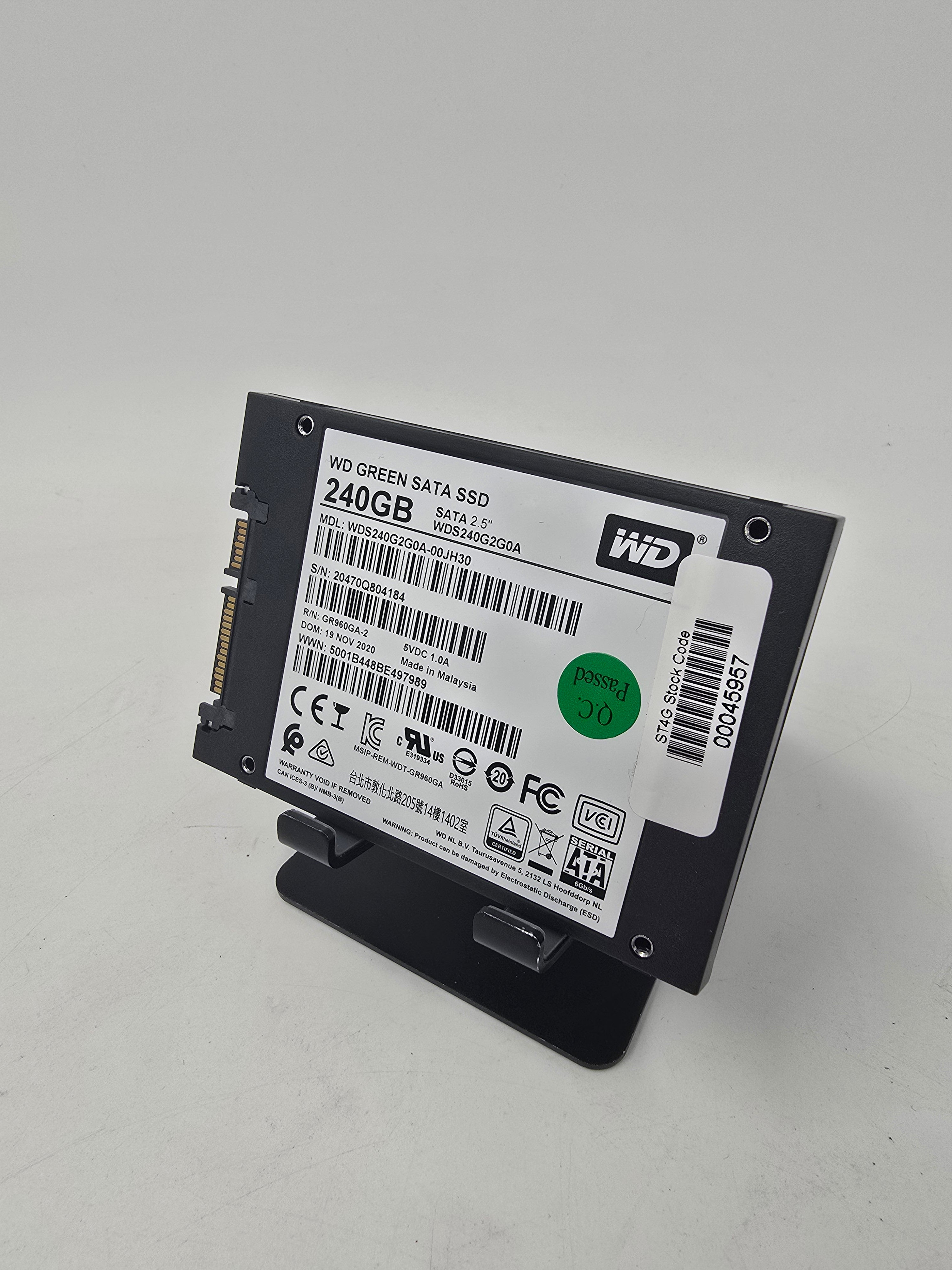 Solid State Drives 240GB 128GB 2.5" SATA SSD WD Sandisk Samsung Lot of 11