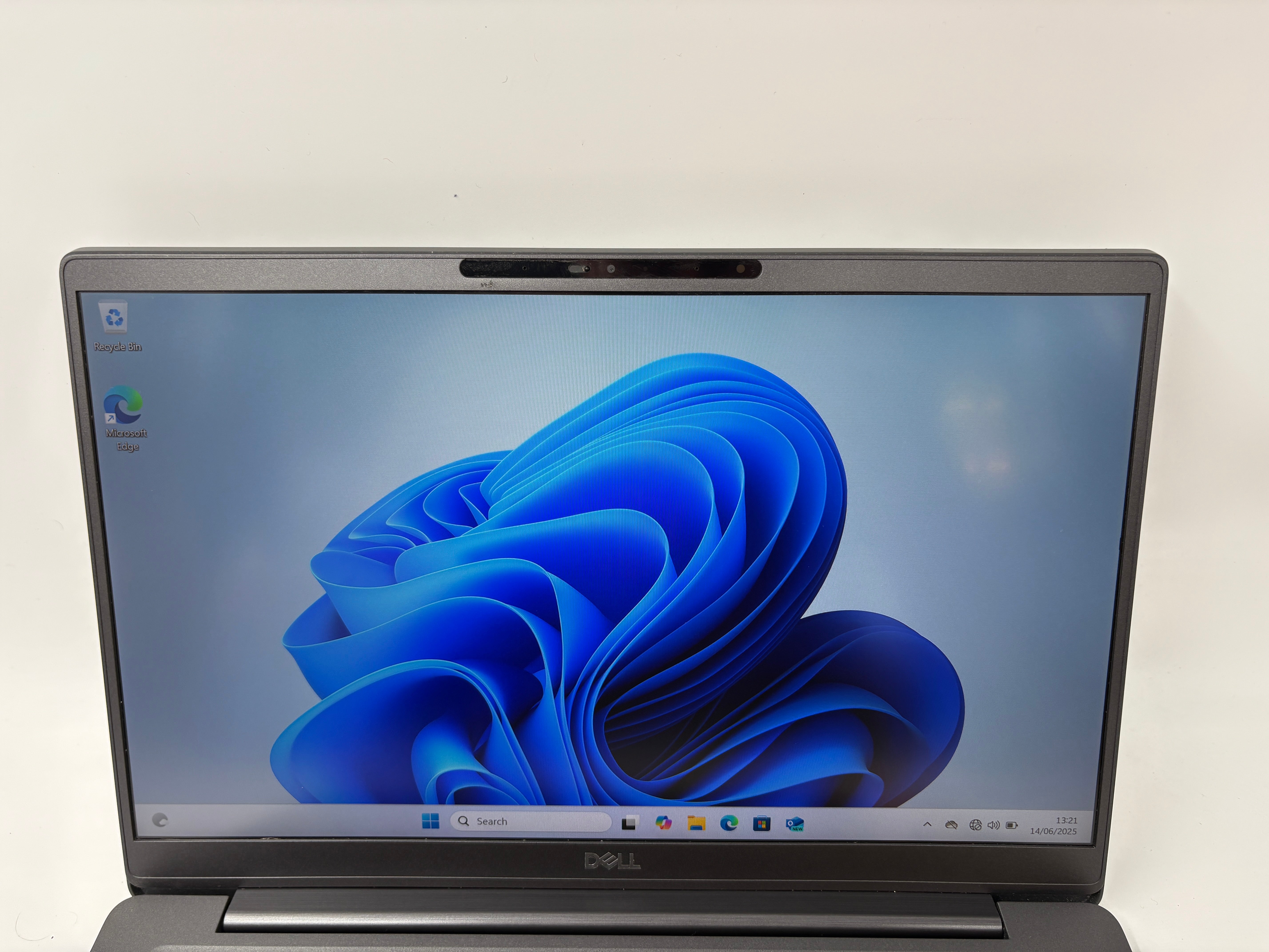 Dell Laptop Latitude 7400 14" Screen i7 8th Gen 8GB RAM 256GB SSD W11