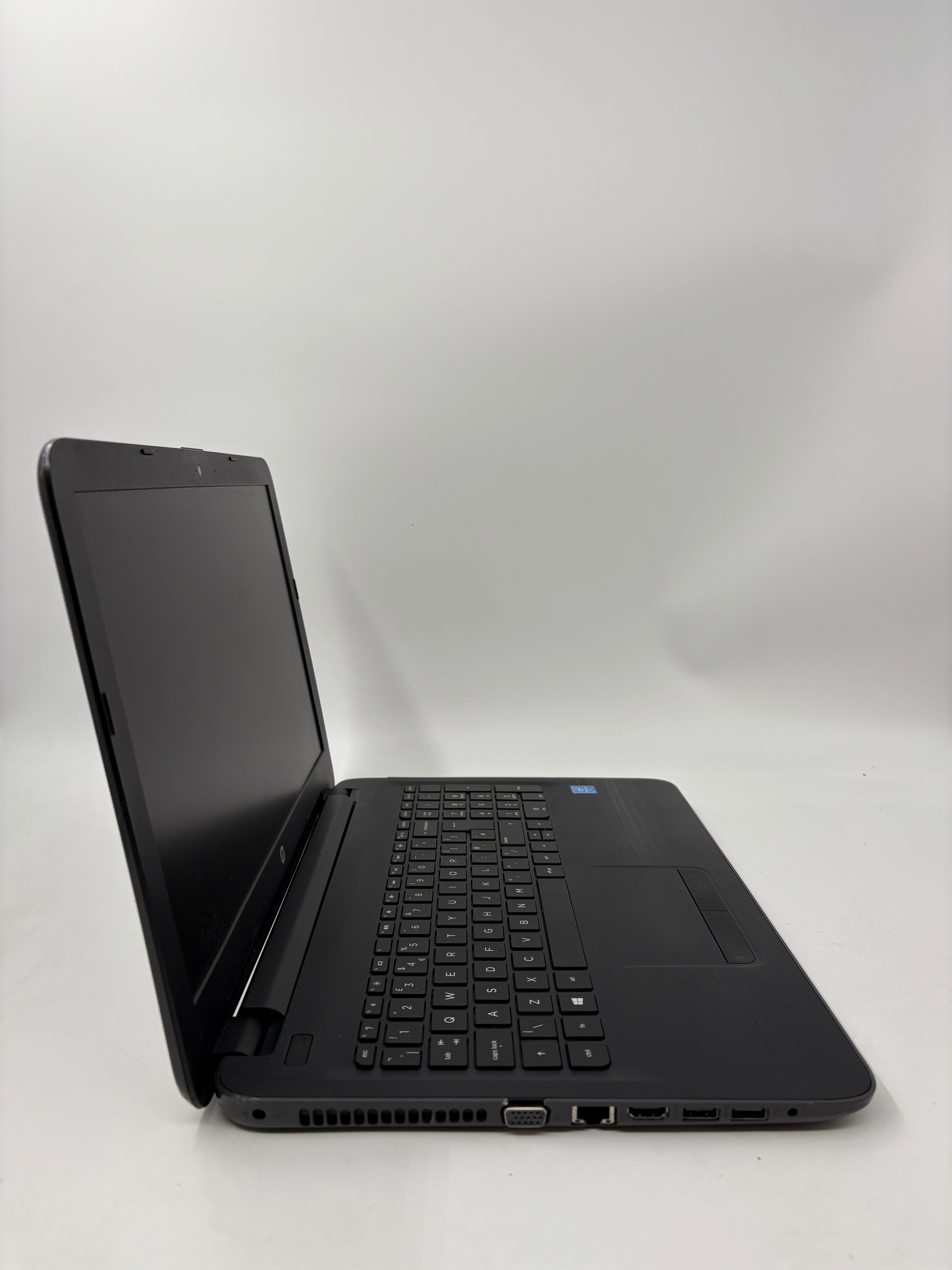 HP Laptop 250 G5 15.6" Screen Pentium N3710 4GB RAM NO SSD NO OS