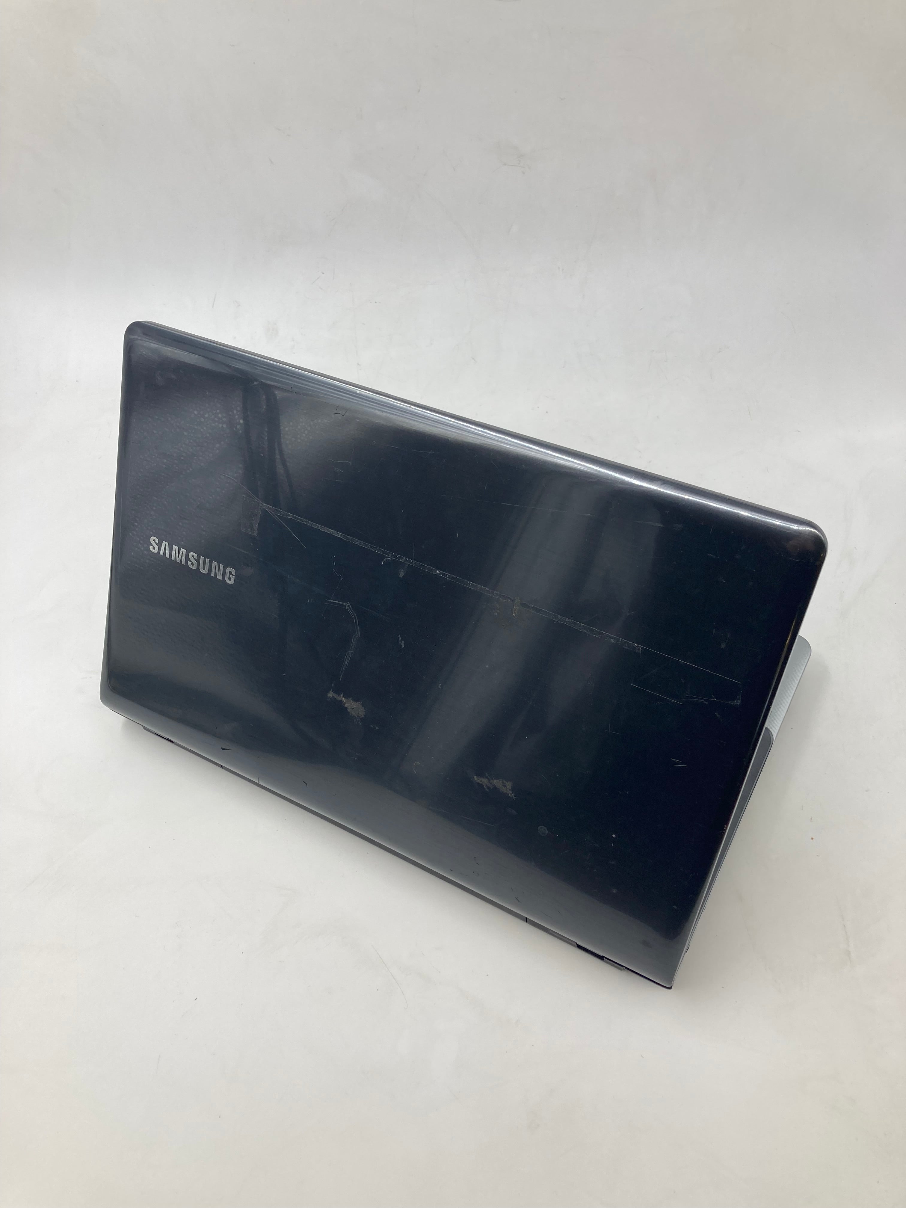 Samsung Laptop 250V 15.6" i5 3rd Gen 6GB RAM No HDD *Spares*