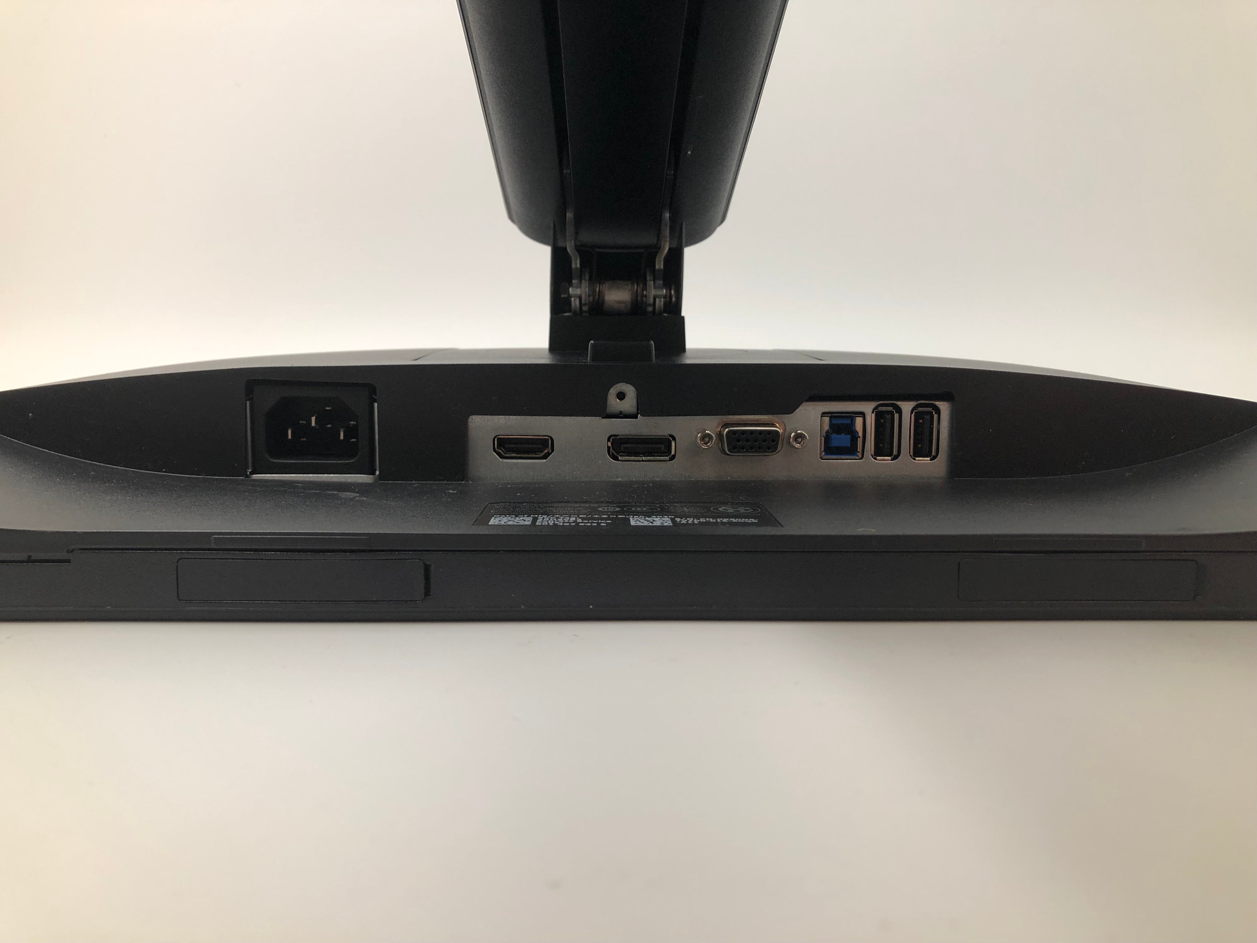 Dell P2217 LED Monitor, 22" Full HD 1680 x 1050 @ 60Hz Refresh Rate, TN