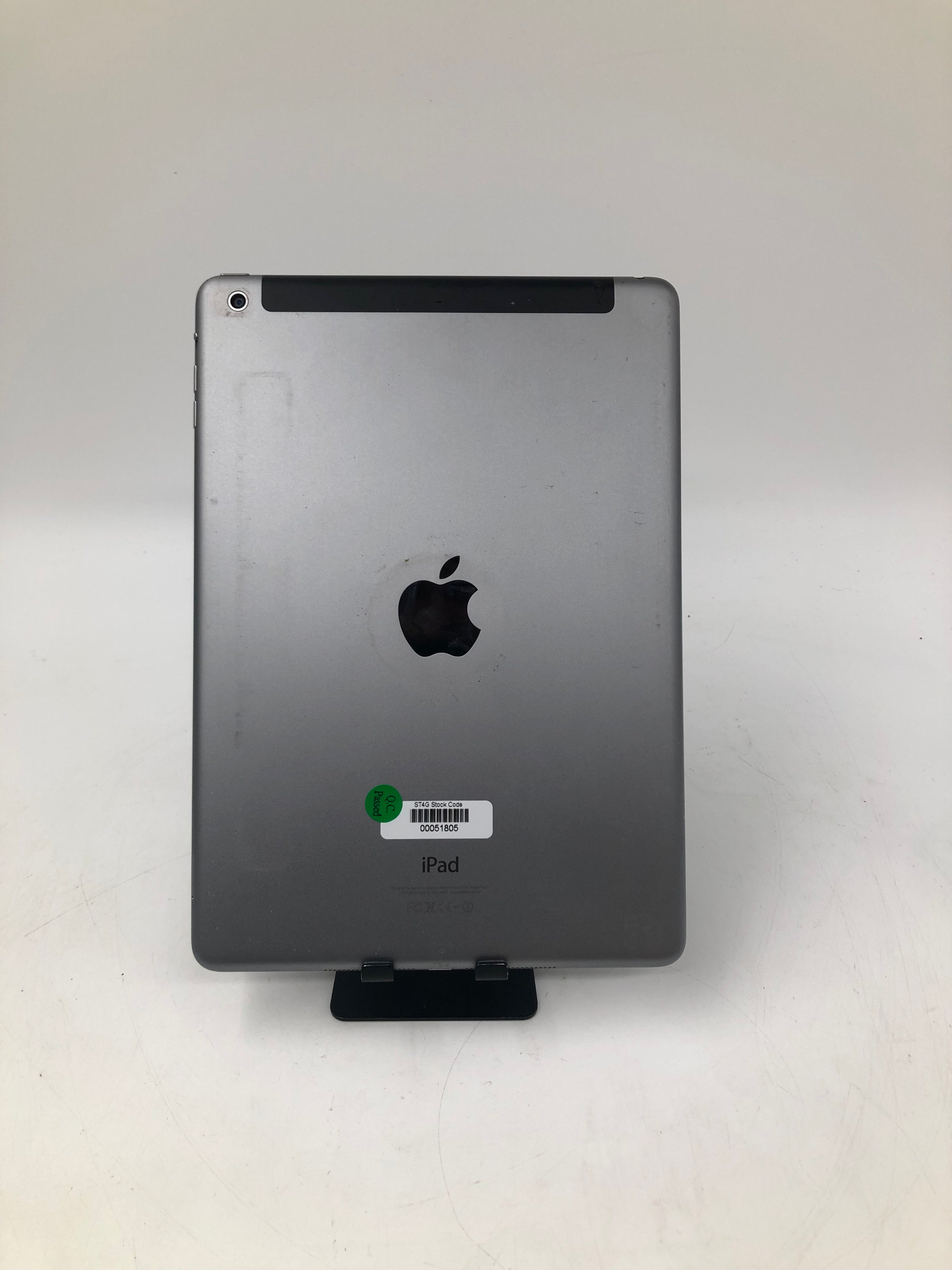 Apple iPad Air 2013 9.7" Screen 32GB Storage Silver