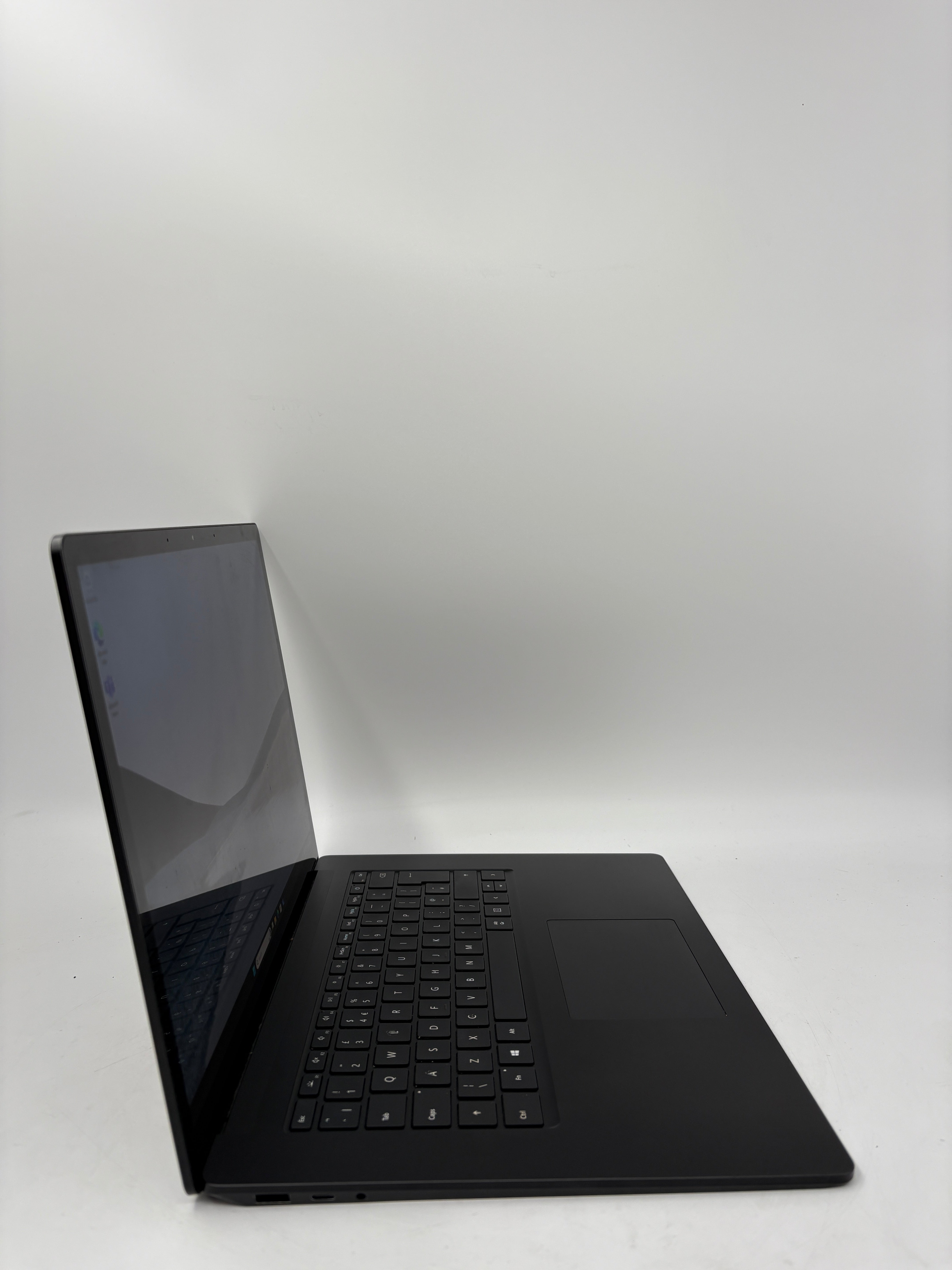 Microsoft Surface Laptop 3 15" TouchScreen i5 10th Gen 8GB RAM 256GB SSD W11