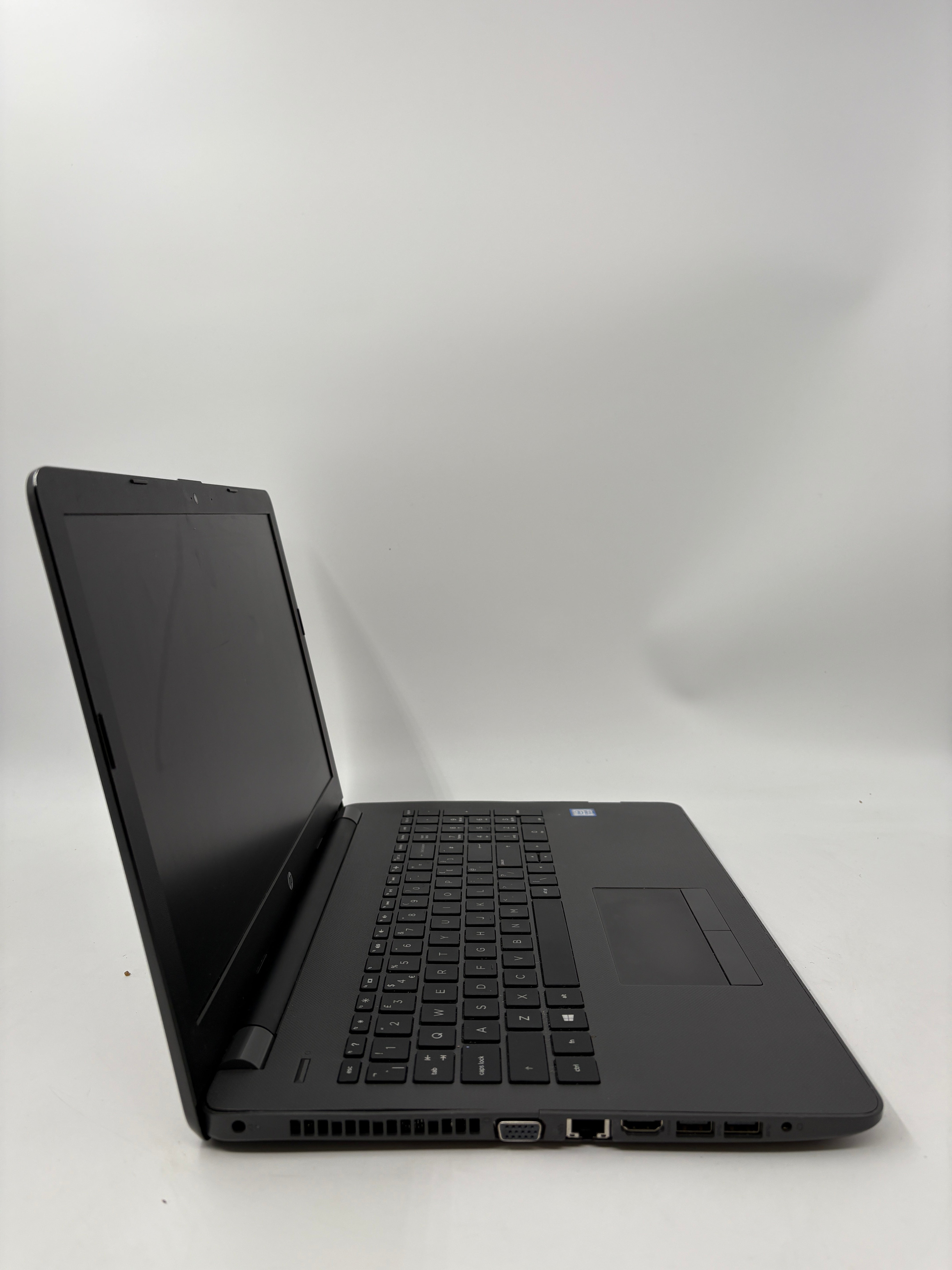 HP Laptop 250 G6 15.6" Screen i3 7th Gen 8GB RAM NO SSD NO OS