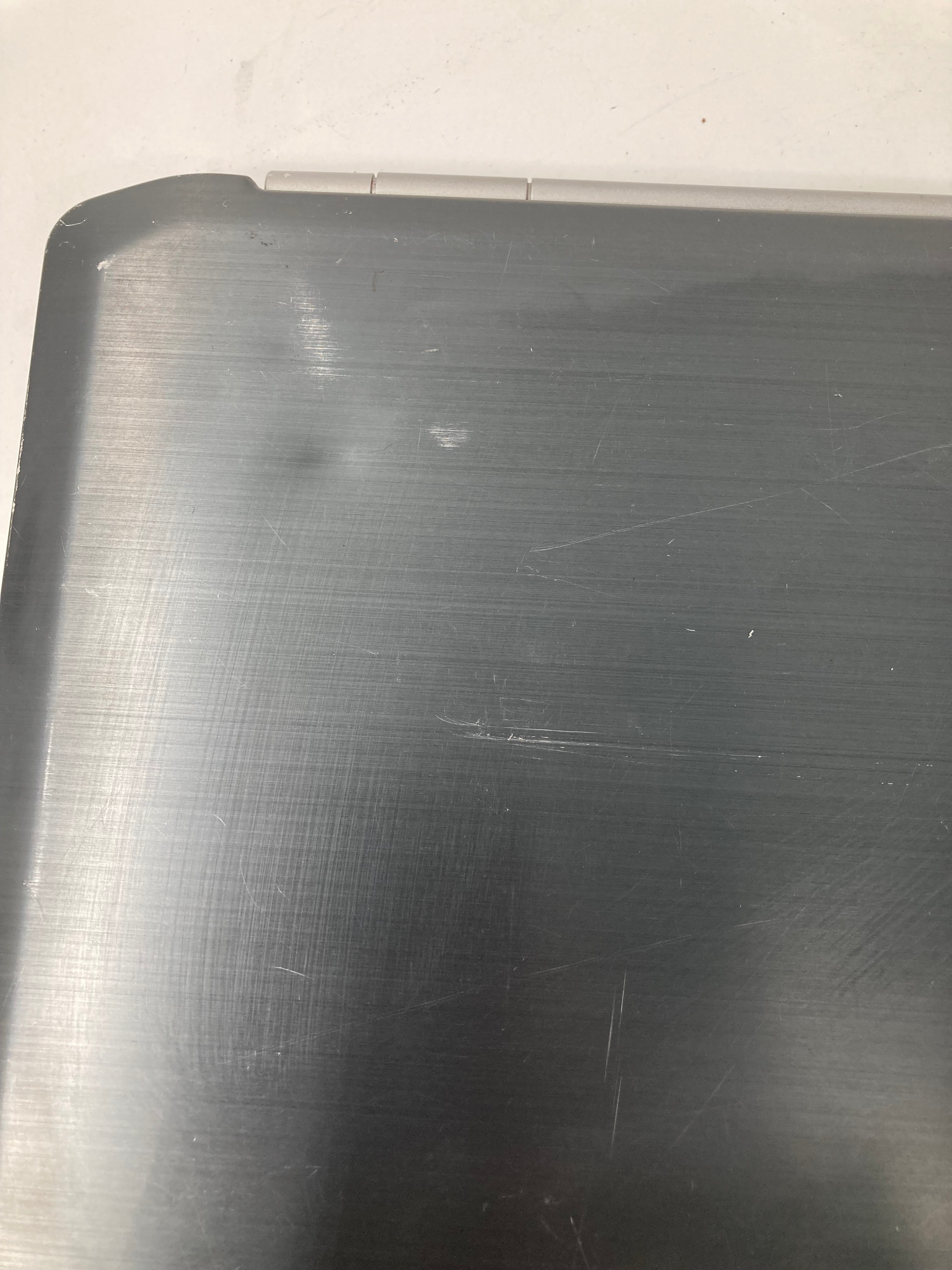 Dell Latitude E5520 15.6" Screen i3 2nd Gen 4GB RAM No SSD No OS *Spares*