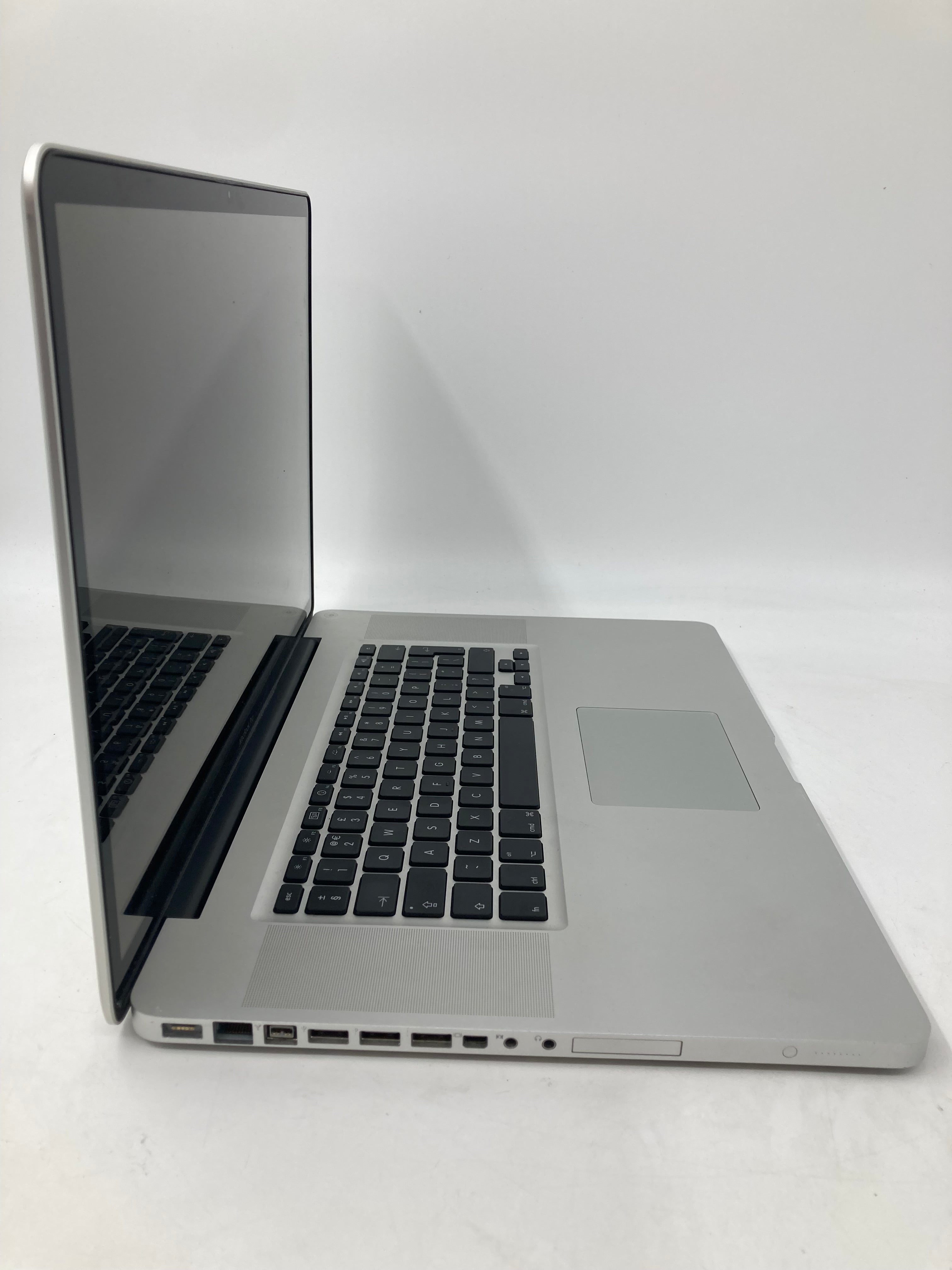 Apple MacBook Pro 2009 17" Screen Core 2 Duo 4GB RAM No SSD No OS *Spares*