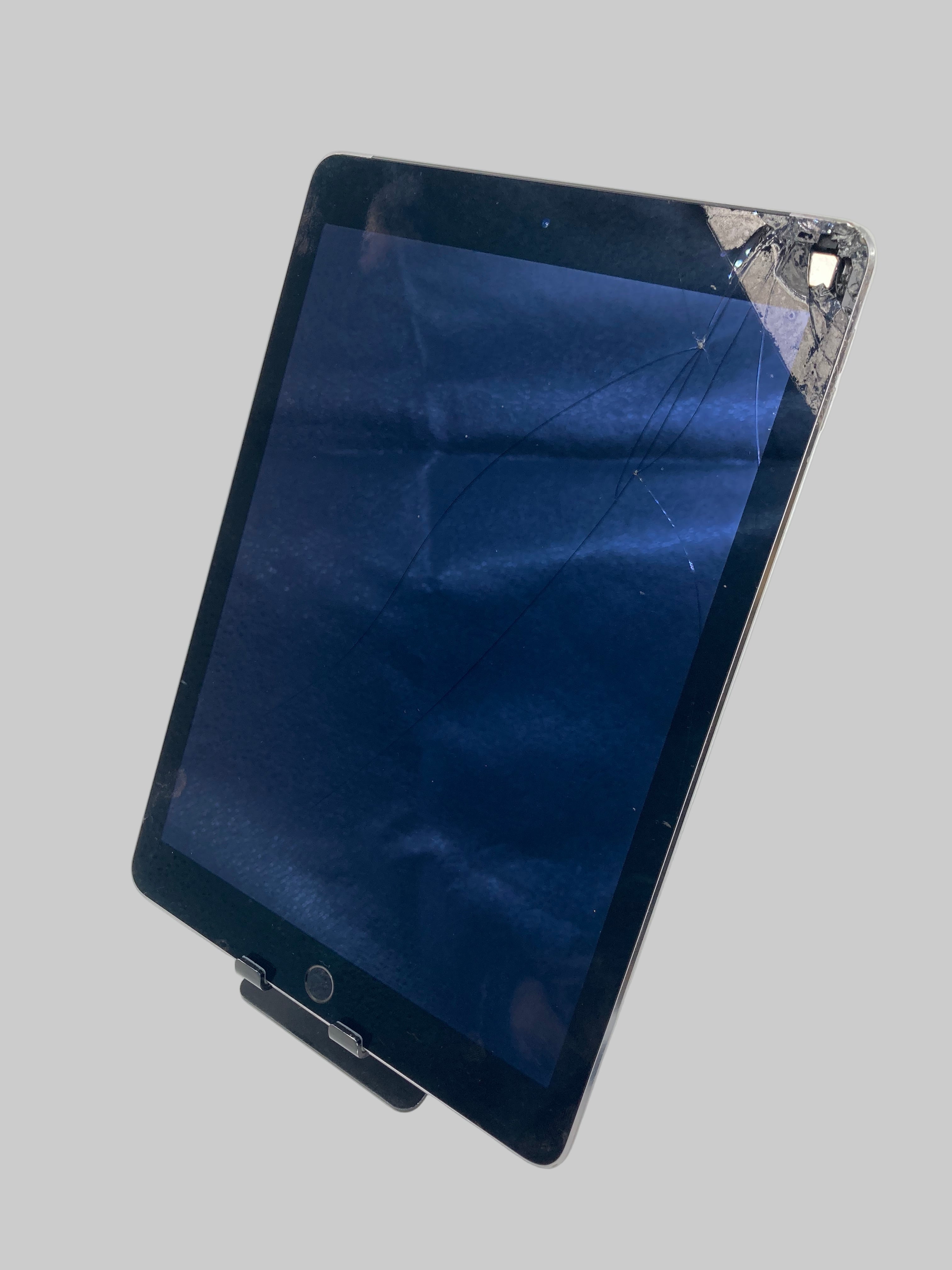 Apple iPad Air 1st 2nd 3rd Gen 32GB 64GB Storage For Parts Only Lot of 13