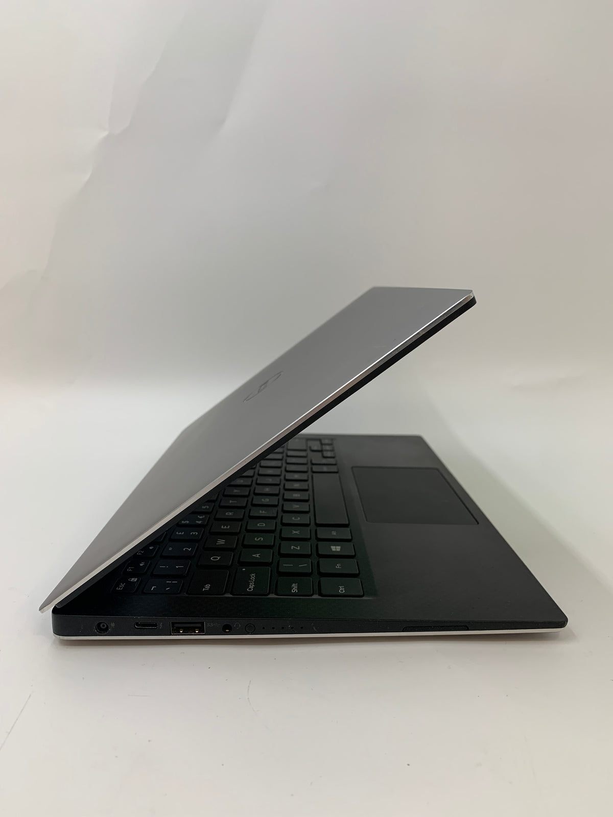 Dell XPS 13 9360 | 13.3" QHD+ | i7 7th Gen | 16GB RAM | 512GB SSD | W11 Pro