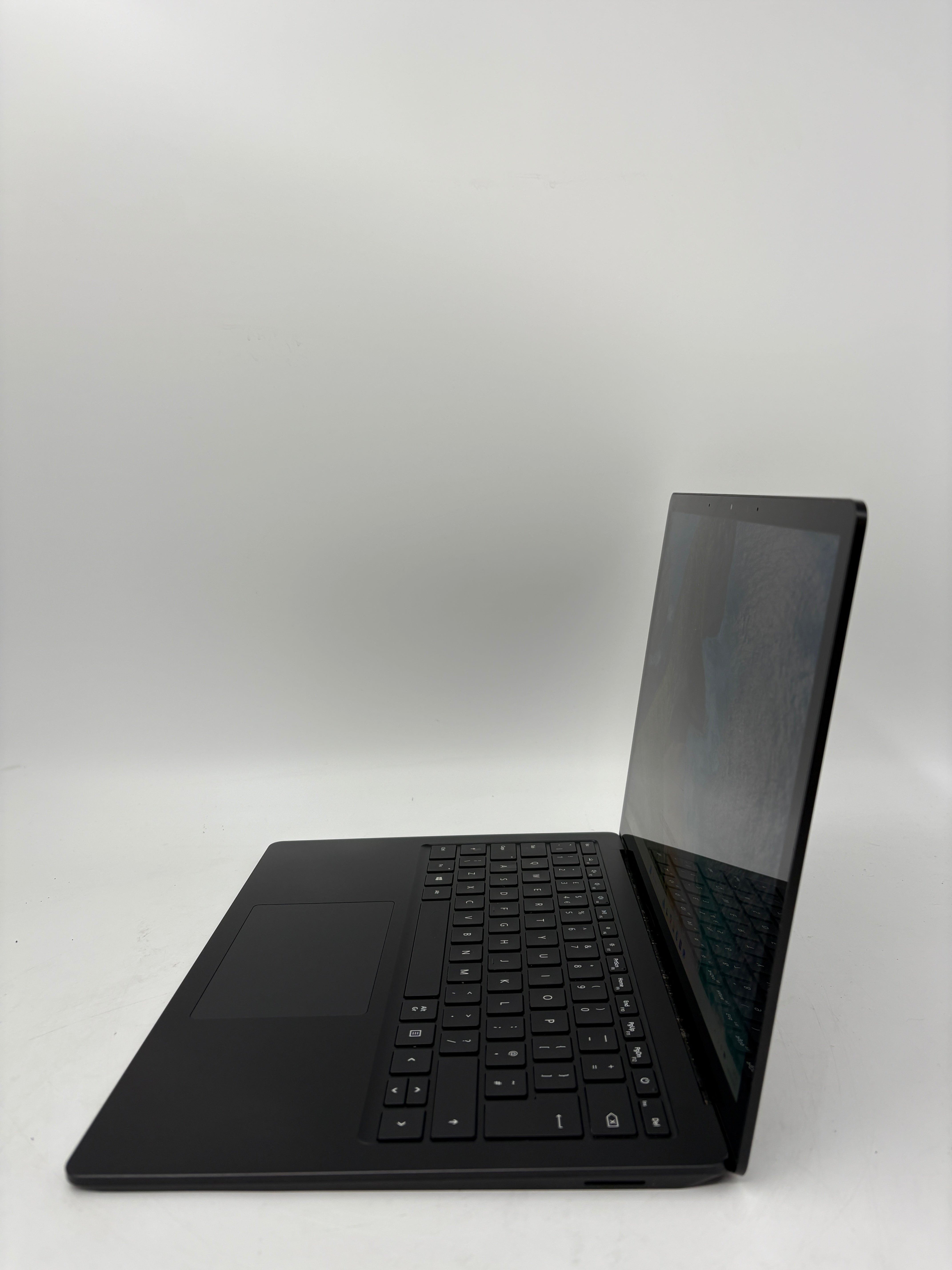 Microsoft Surface Laptop 3 13.5" Screen i5 10th Gen 8GB RAM 256GB SSD W11