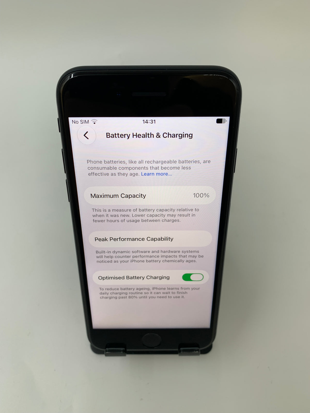 Apple iPhone SE 2nd Gen | 2020 | 4.7" | 64GB | 100% Health | Unlocked | Black