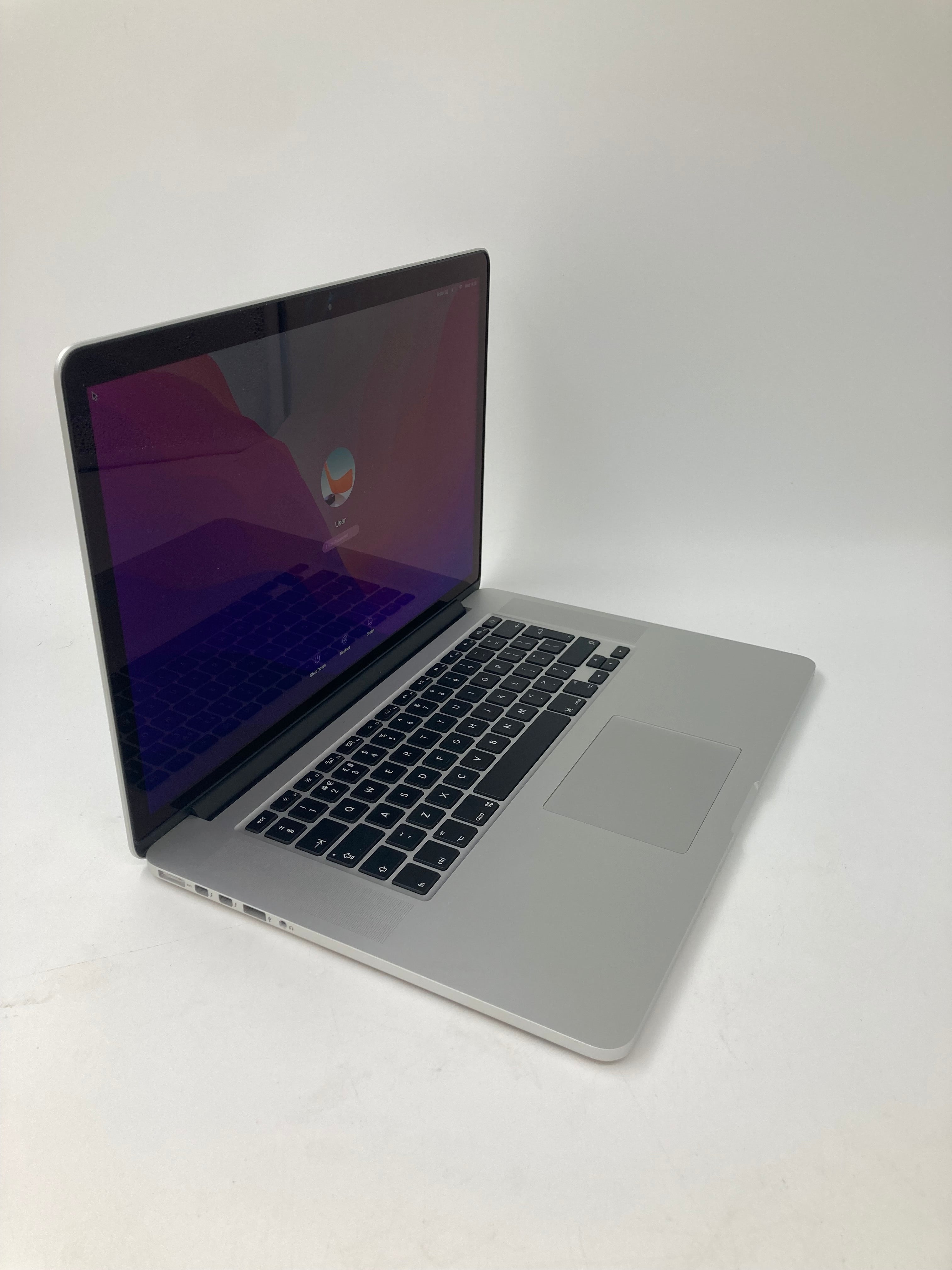 Apple MacBook Pro M2015 15"Screen i7-4770HQ 16GB RAM 256GB SSD OS