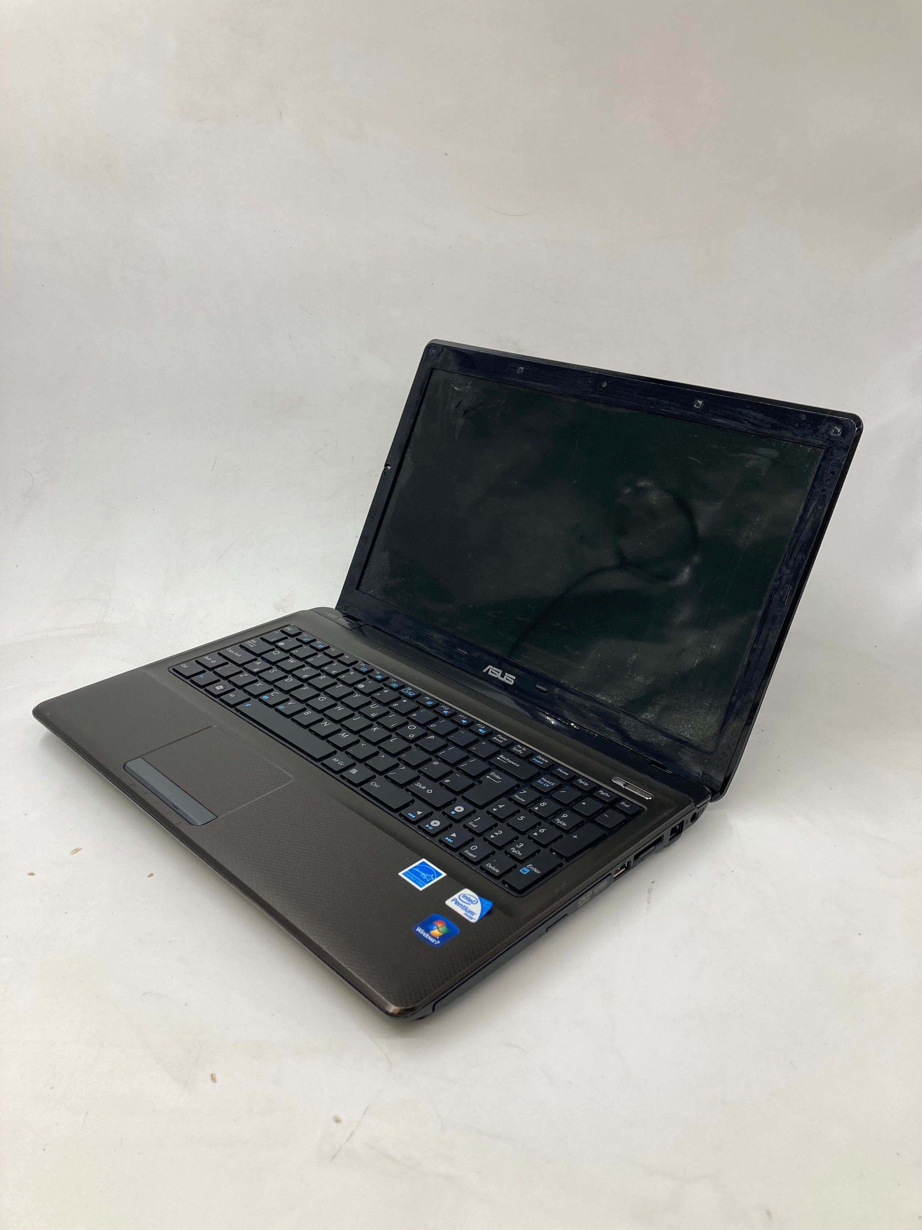 Asus Laptop K52F 15" Screen Intel Pentium P6200 4GB Ram No Storage No OS