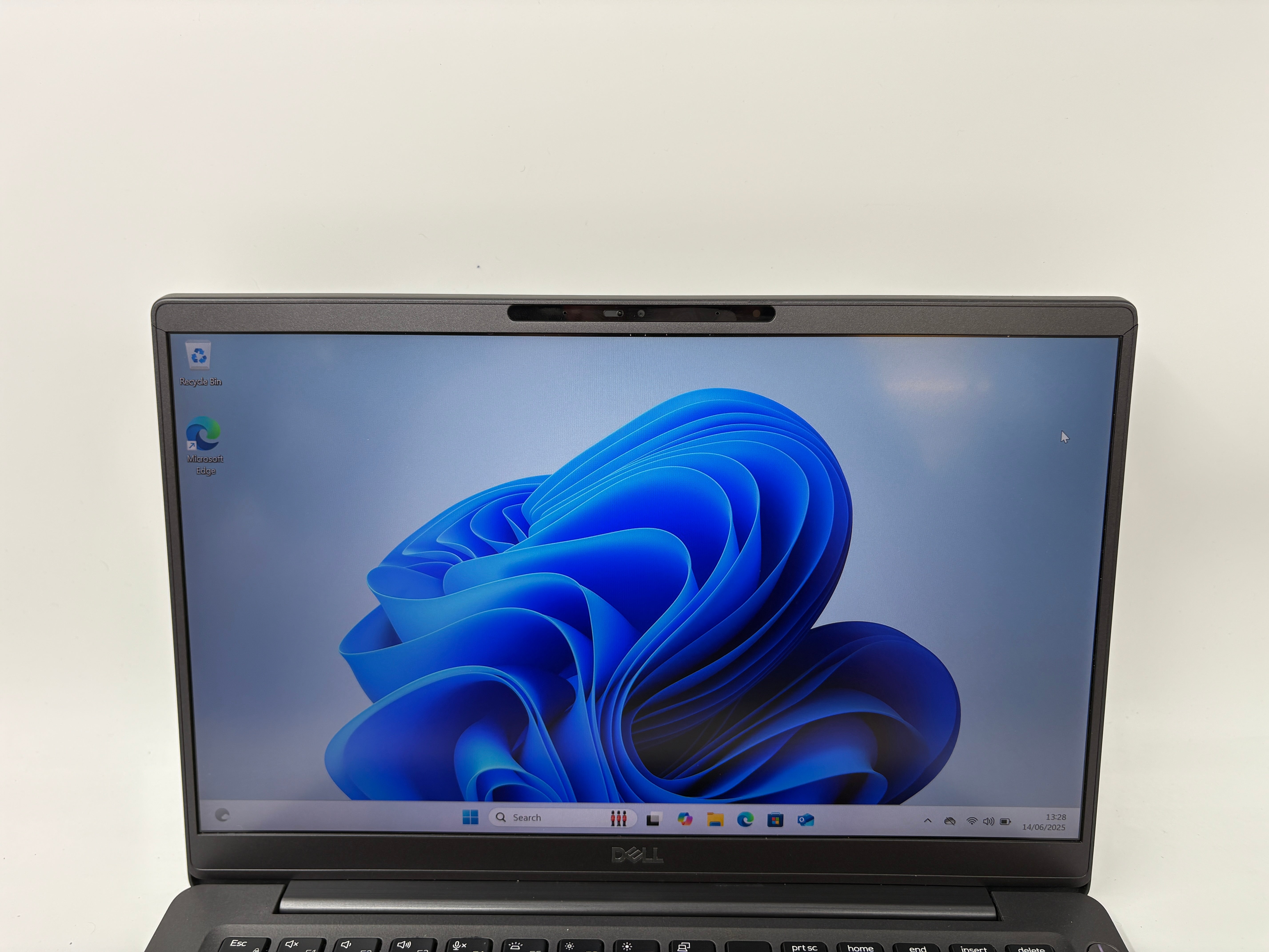 Dell Laptop Latitude 7400 14" Screen i7 8th Gen 8GB RAM 256GB SSD W11