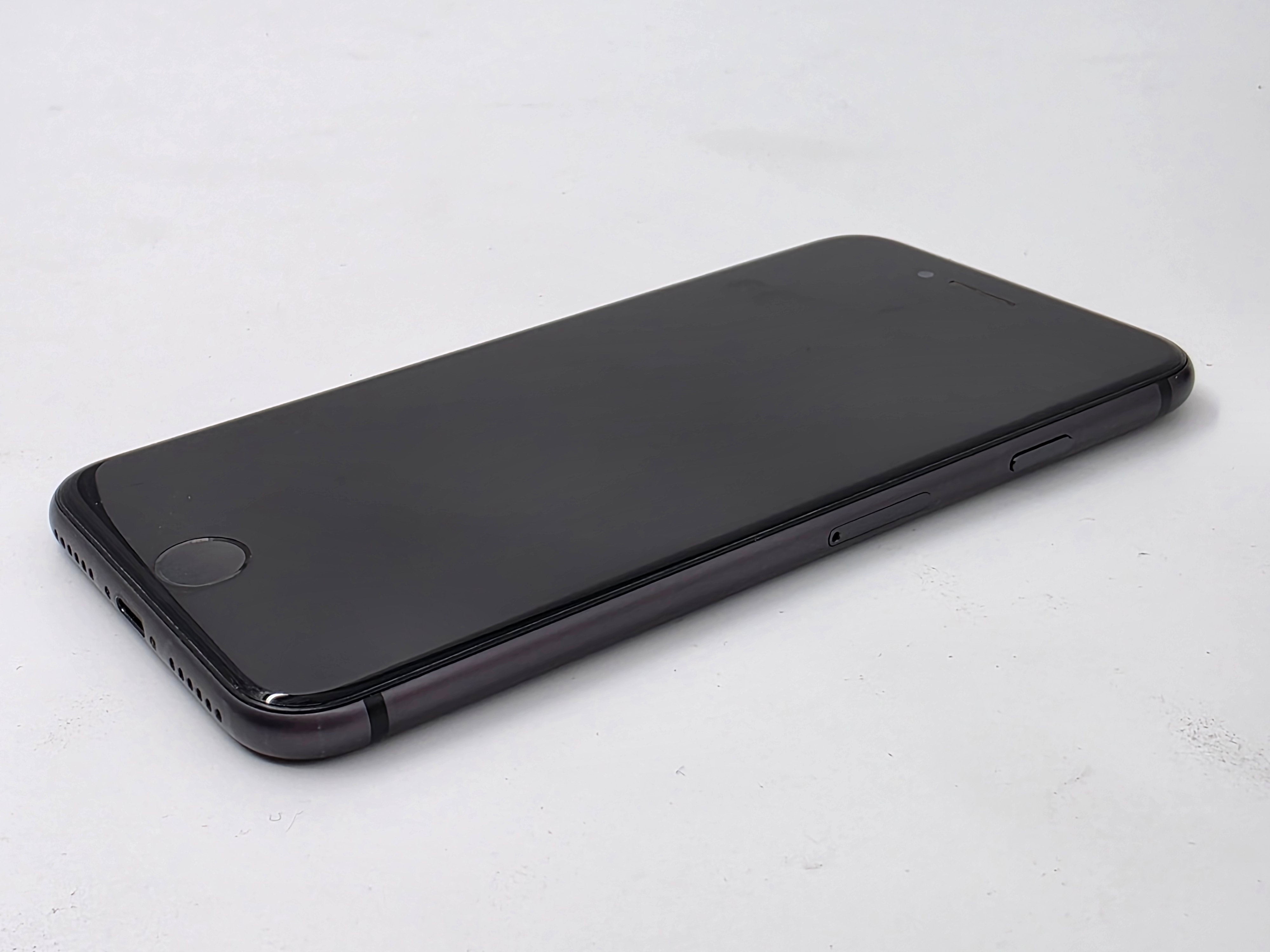 APPLE iPhone 8 64GB Dark Grey UNLOCKED