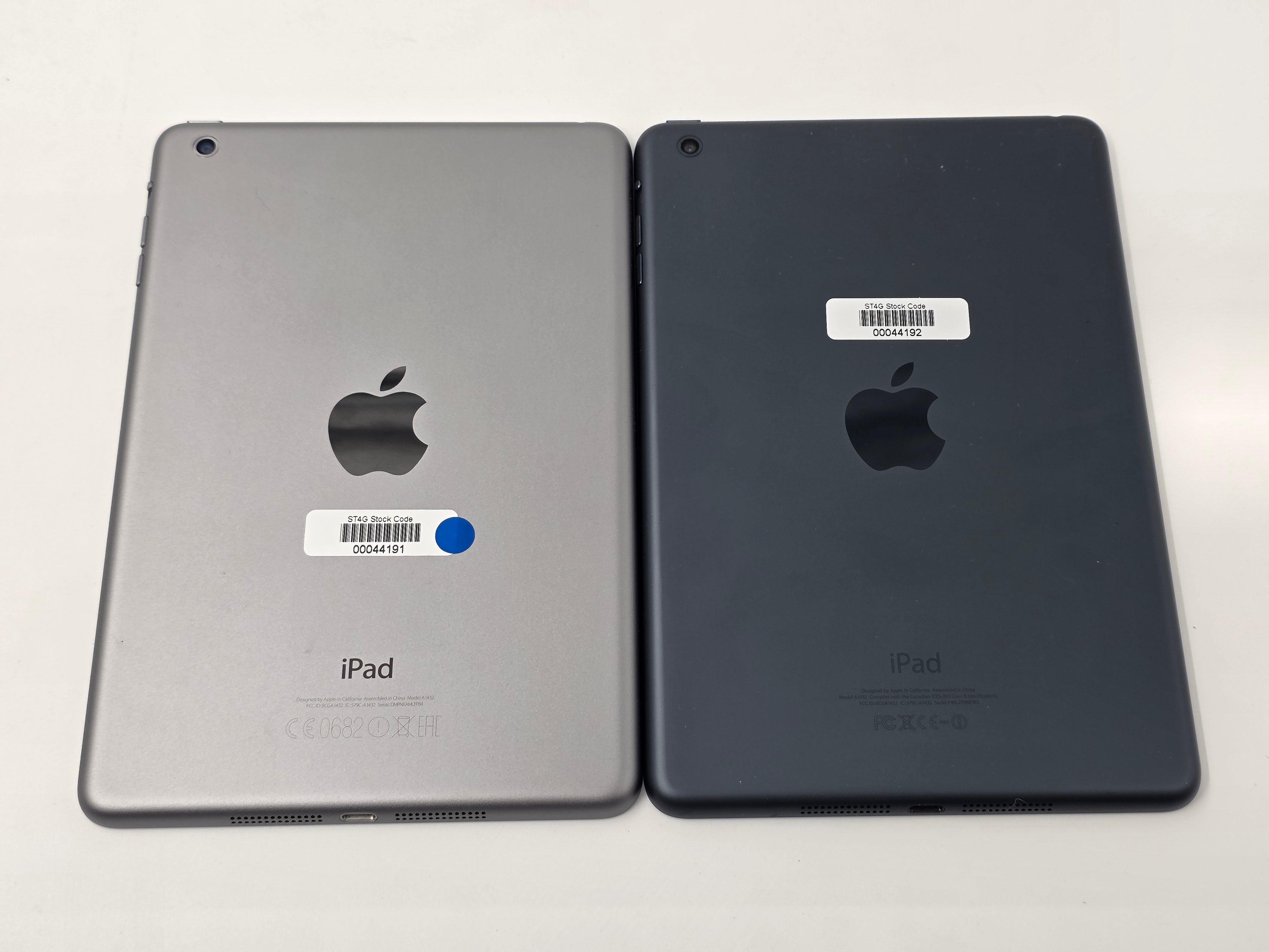 BATCH OF 2 Apple iPad Mini 1st Gen (A1432) 7.9" 16GB WiFi SPARES ONLY