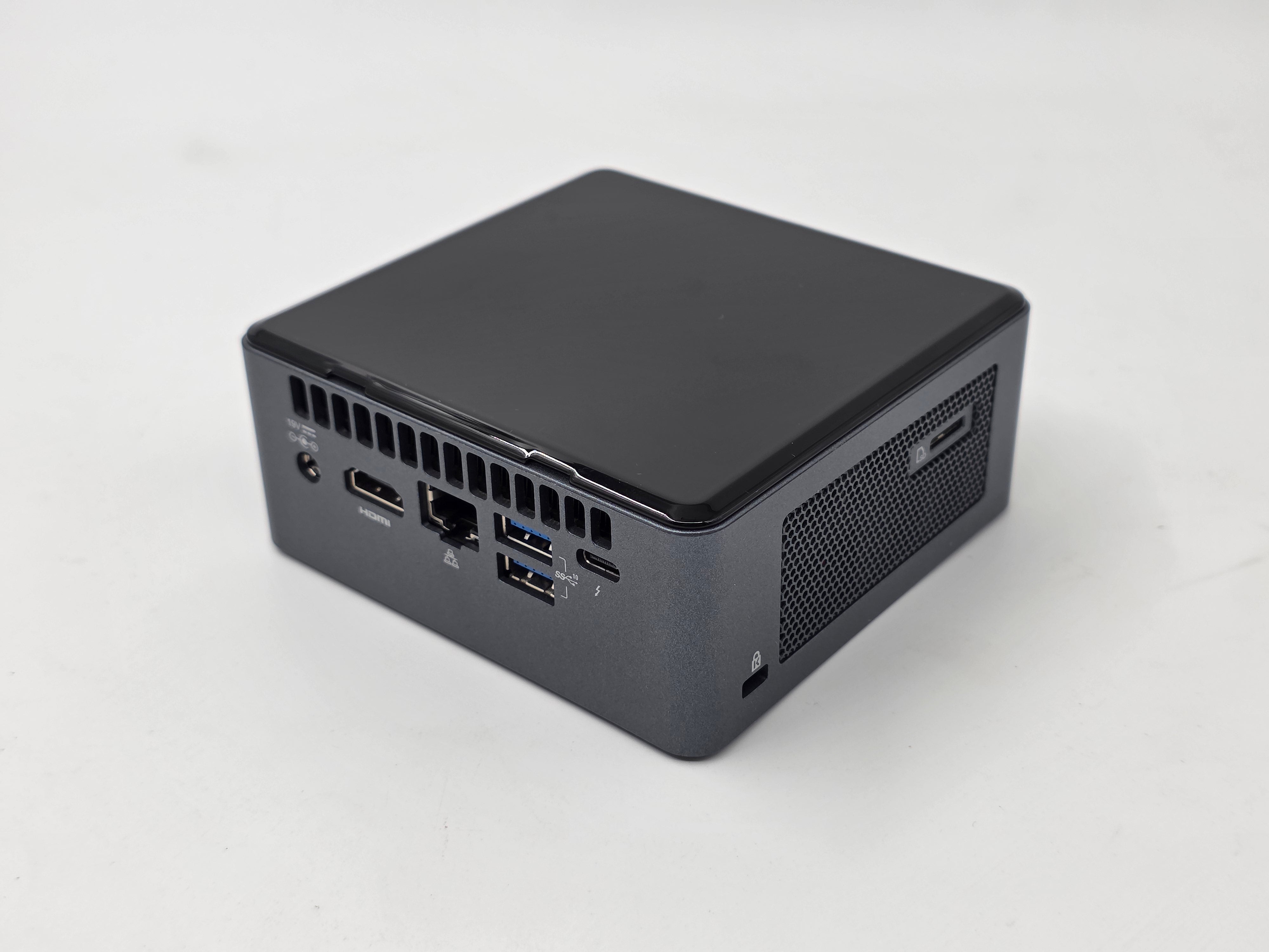 Intel Mini PC NUC NUC8BEH I7 8th Gen 32GB 240GB WIN 11