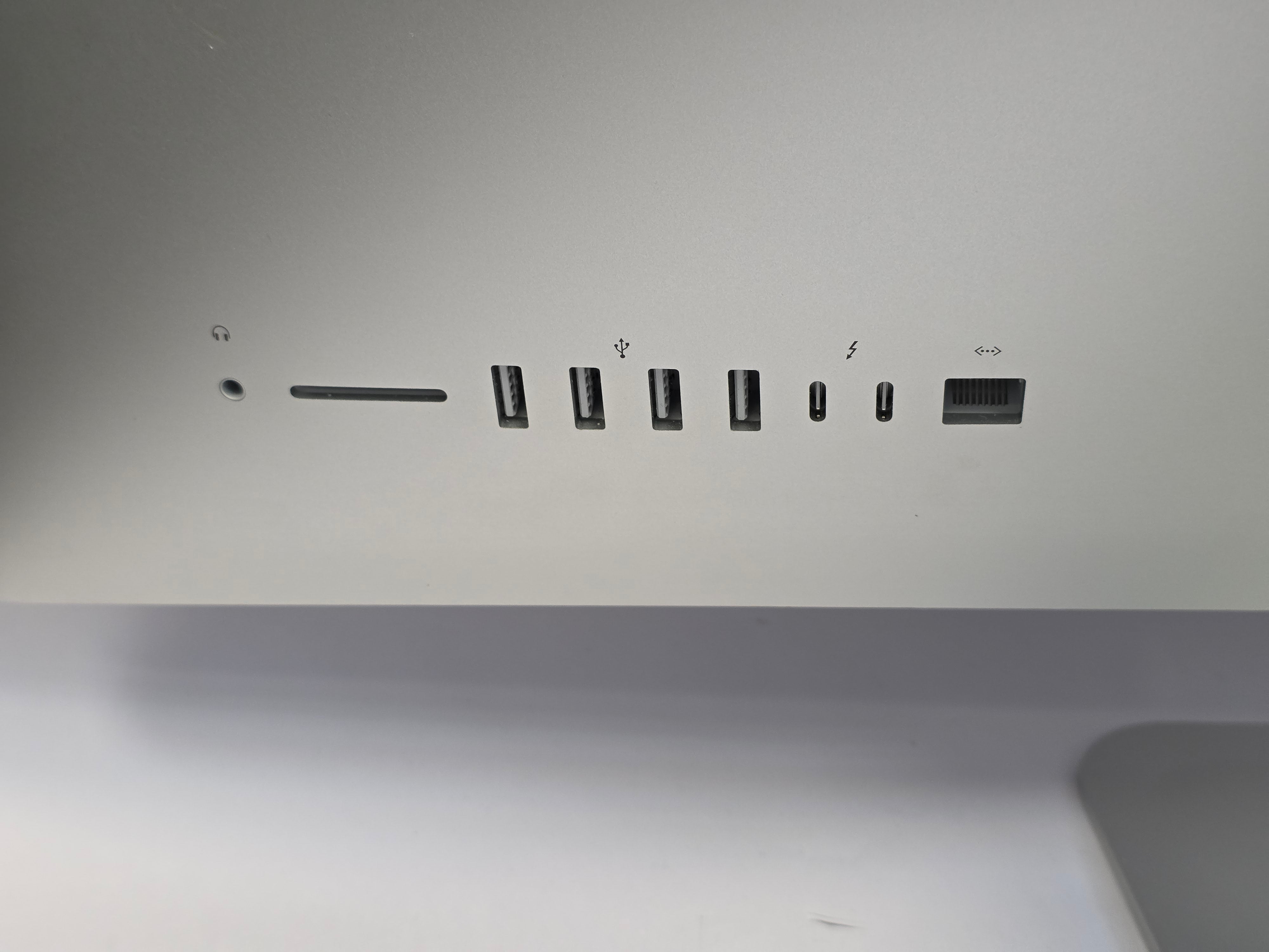 Apple iMac 27" 5K Screen 2017 i5 7th Gen 3.5GHz 32GB DDR4 1TB HDD Ventura