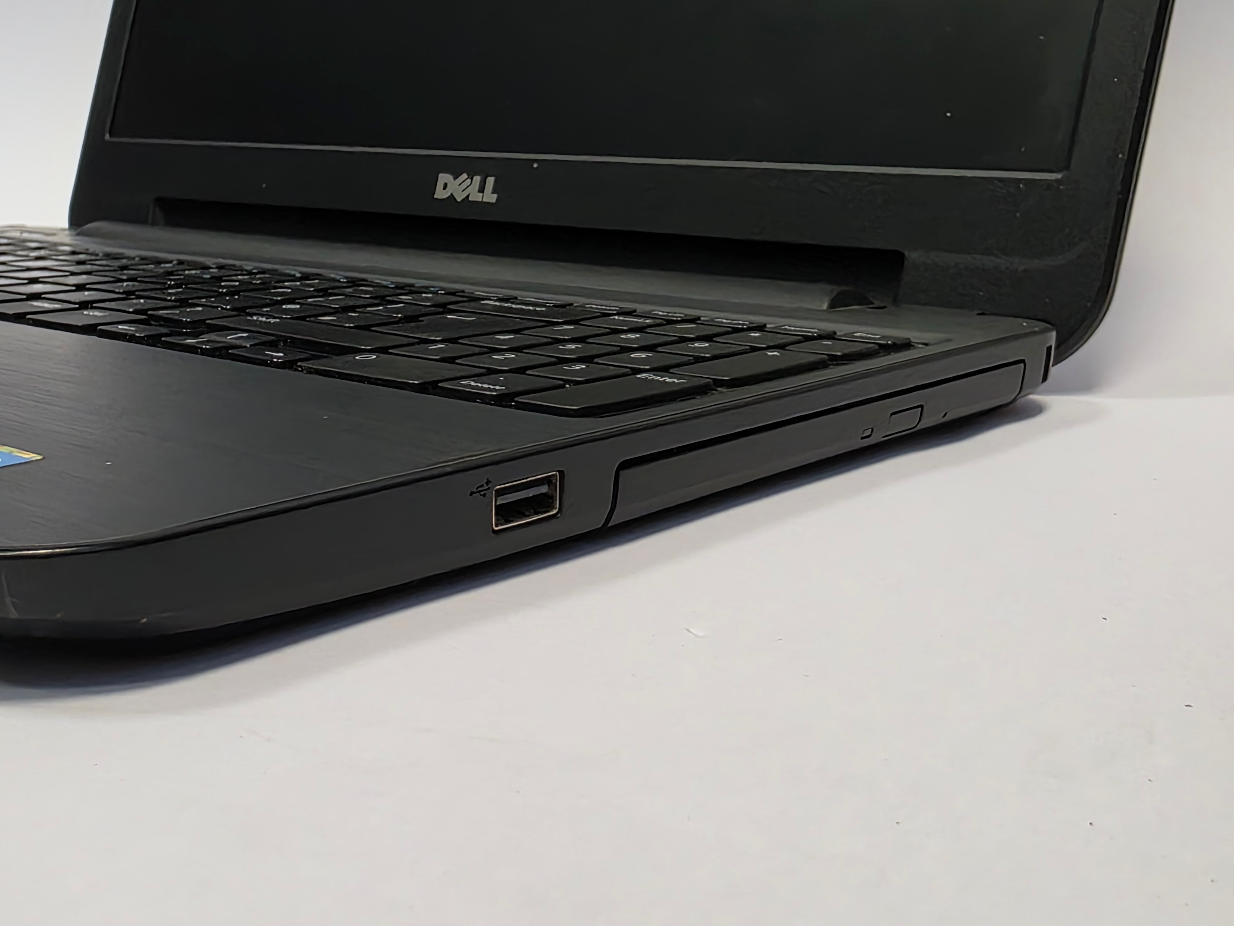 Dell Laptop Latitude 3540 15.6" i5 4th Gen 8GB RAM No HDD No OS