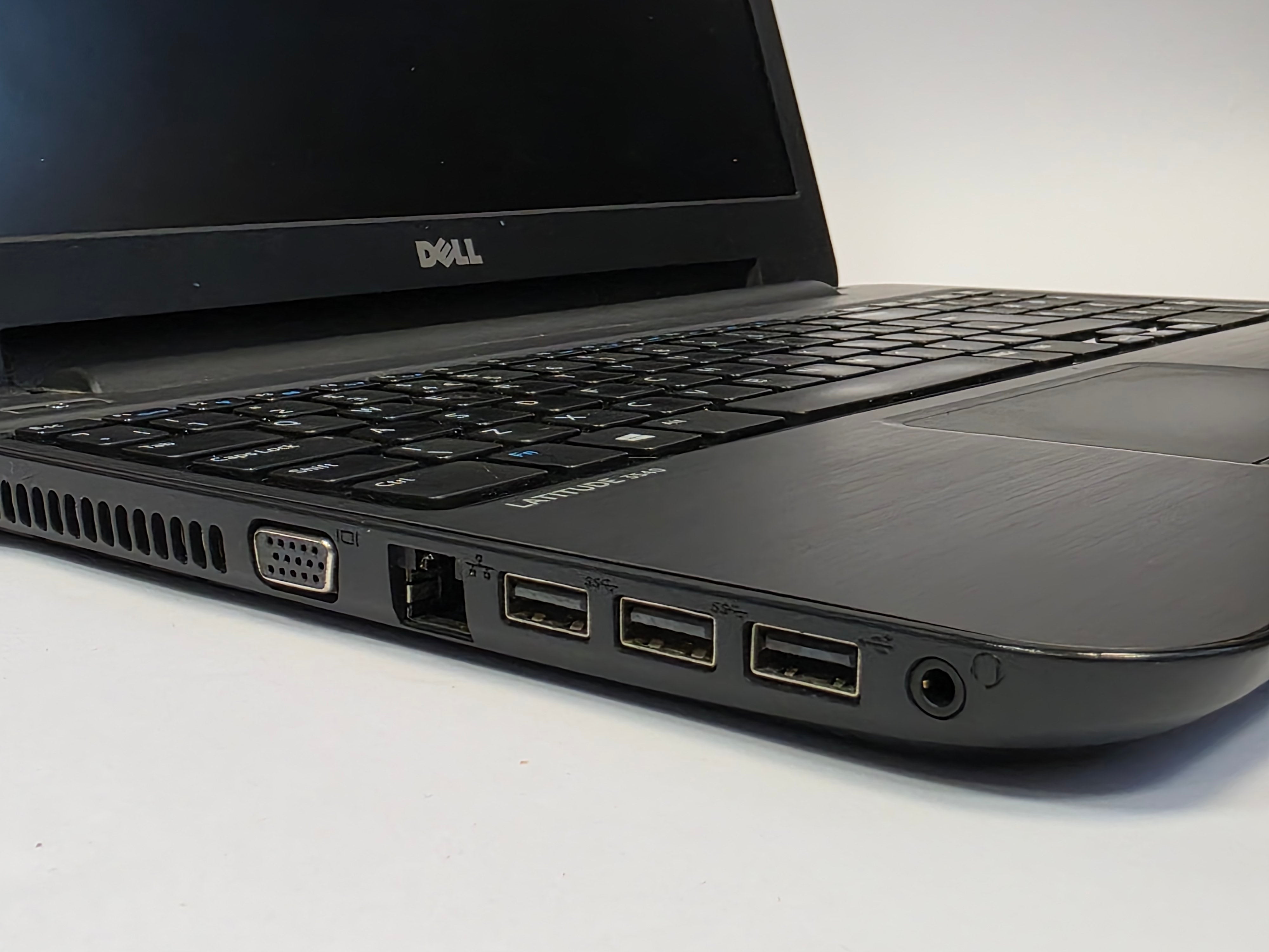 Dell Laptop Latitude 3540 15.6" i5 4th Gen 8GB RAM No HDD No OS