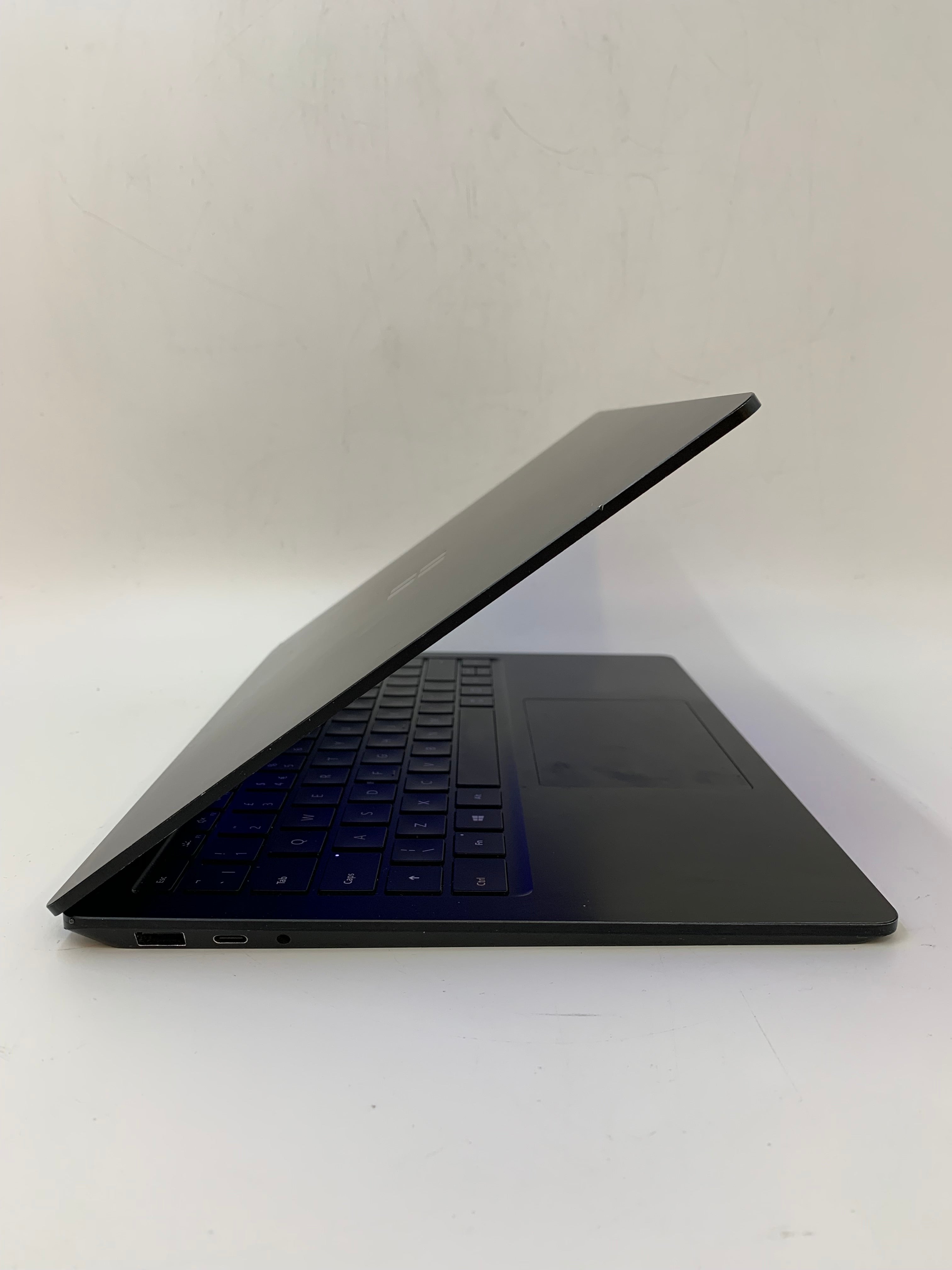 Microsoft Surface Laptop 3 Spares: 13.5" PixelSense Touchscreen, i7 10th Gen, 16GB RAM, 512GB SSD, W11 Pro