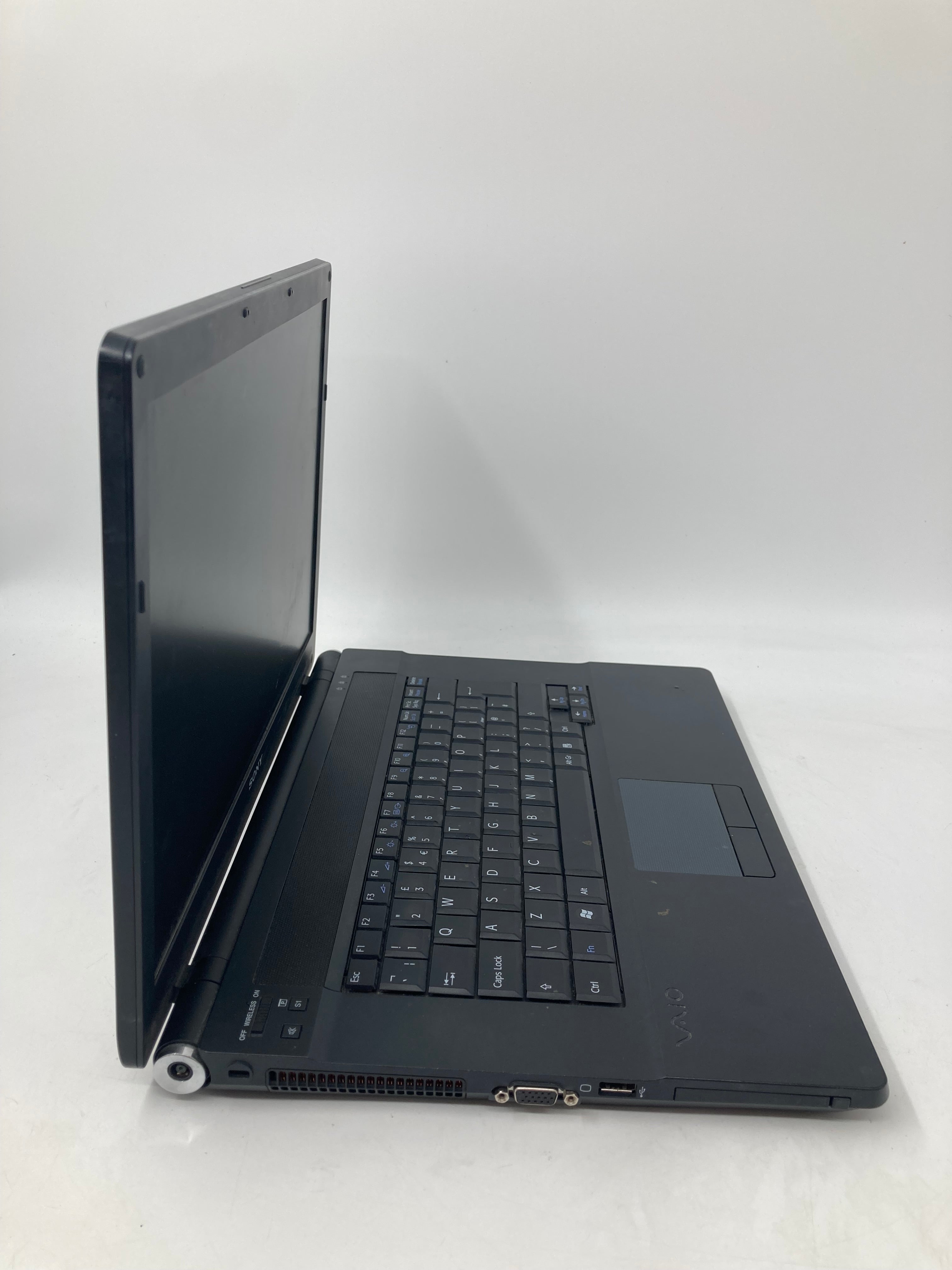 Sony Vaio PCG-9132M 15.4" Screen Core 2 Duo 3GB RAM 320GB SSD Win 10 *Spares*