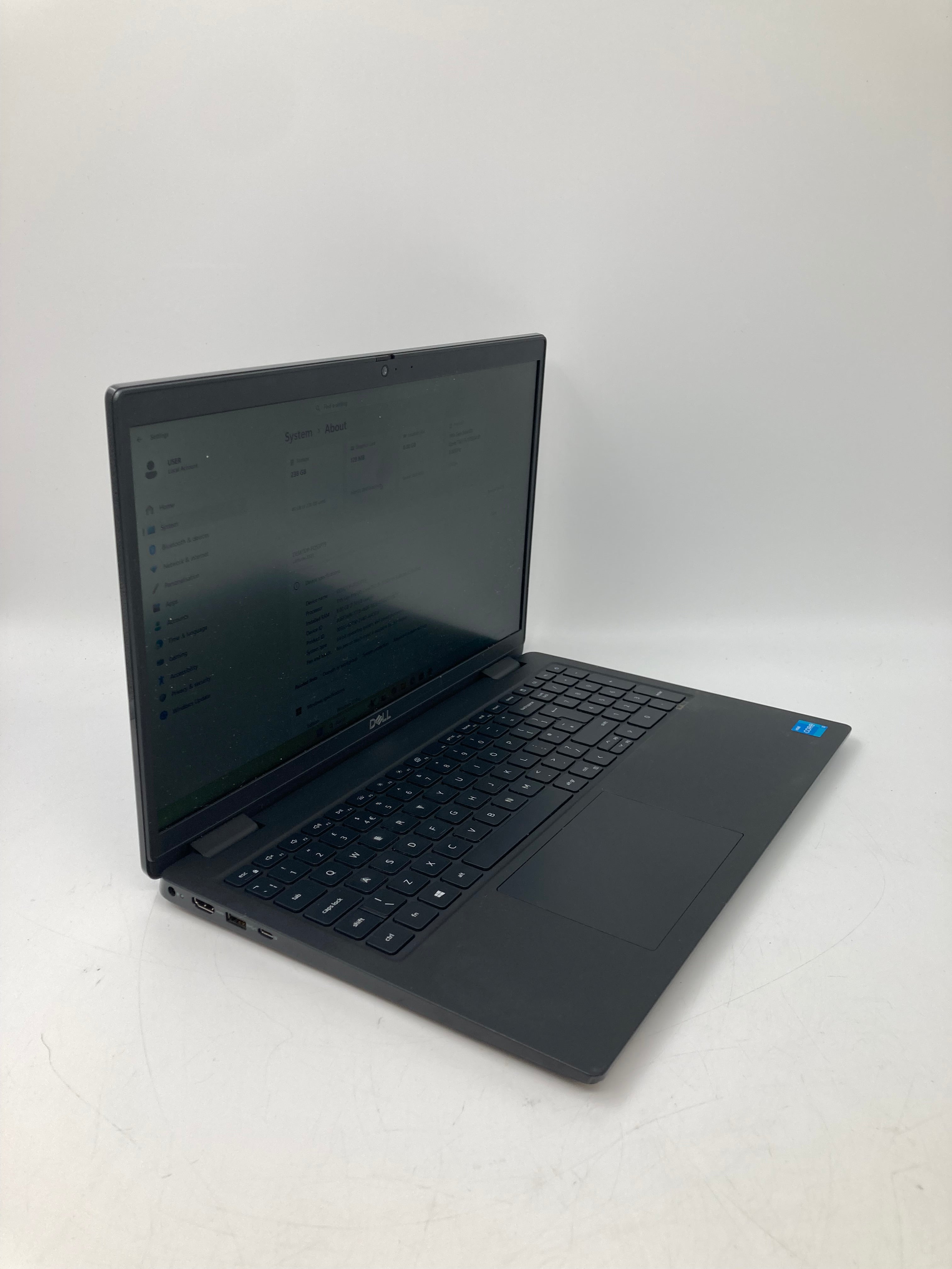 Dell Latitude 3520 | 15.6" FHD | i3 11th Gen CPU | 8GB RAM | 256GB SSD | W11 | Grade C