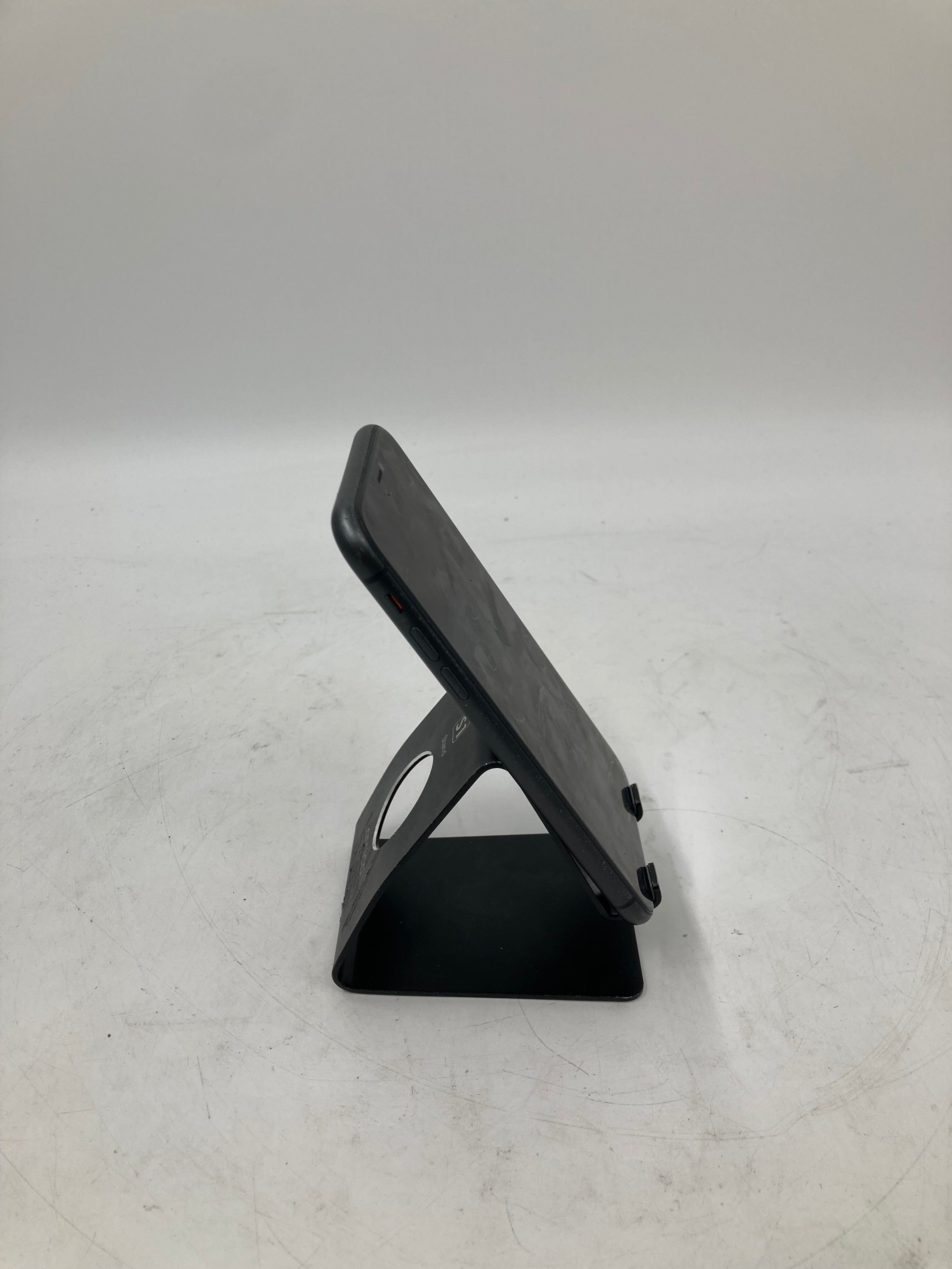 Apple iPhone 11 2019 6.1" Screen 64GB Storage Black Unlocked