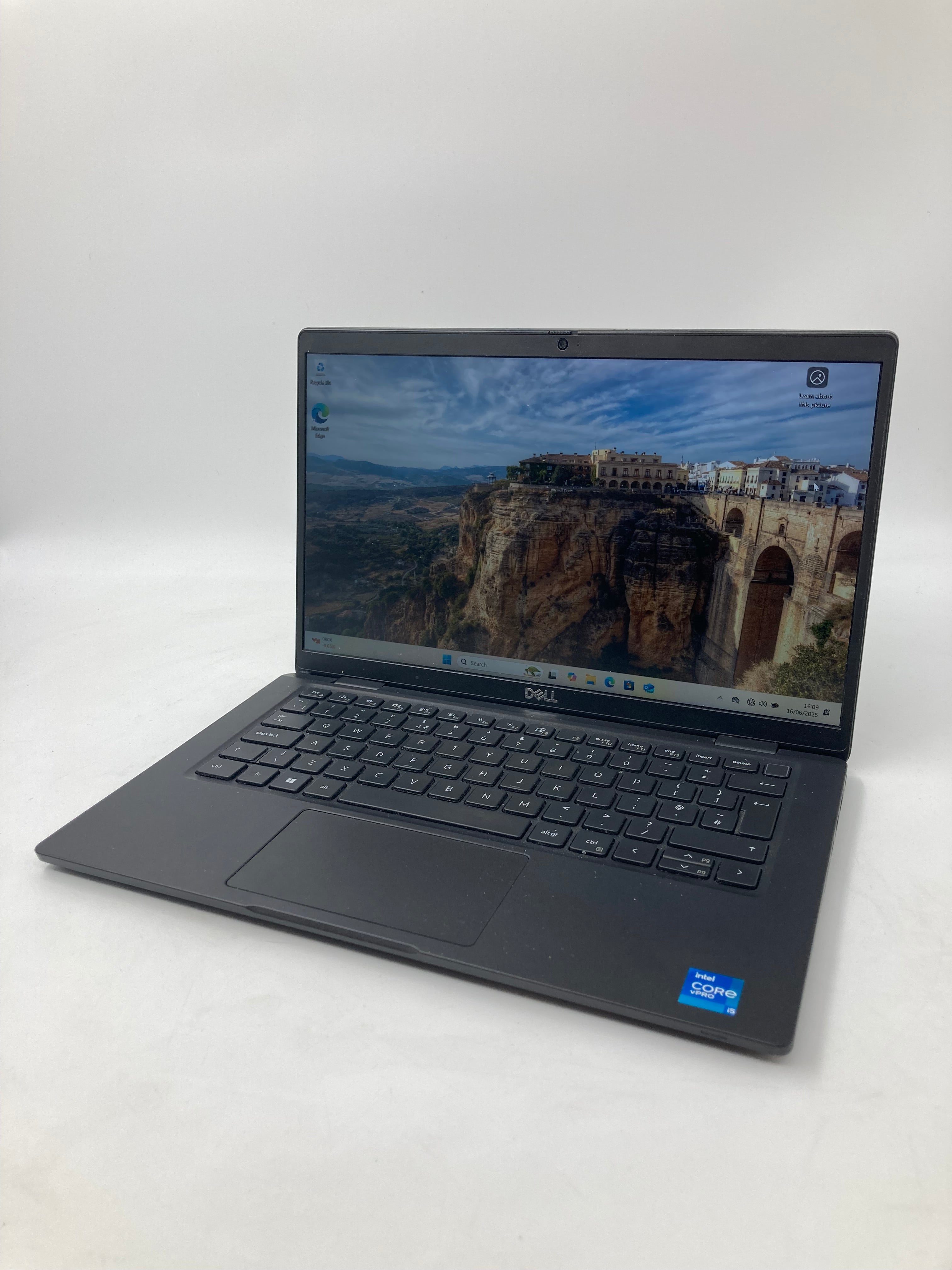 Dell Laptop Latitude 7320 13.3" Screen i5 11TH Gen 8GB RAM 256GB SSD W11