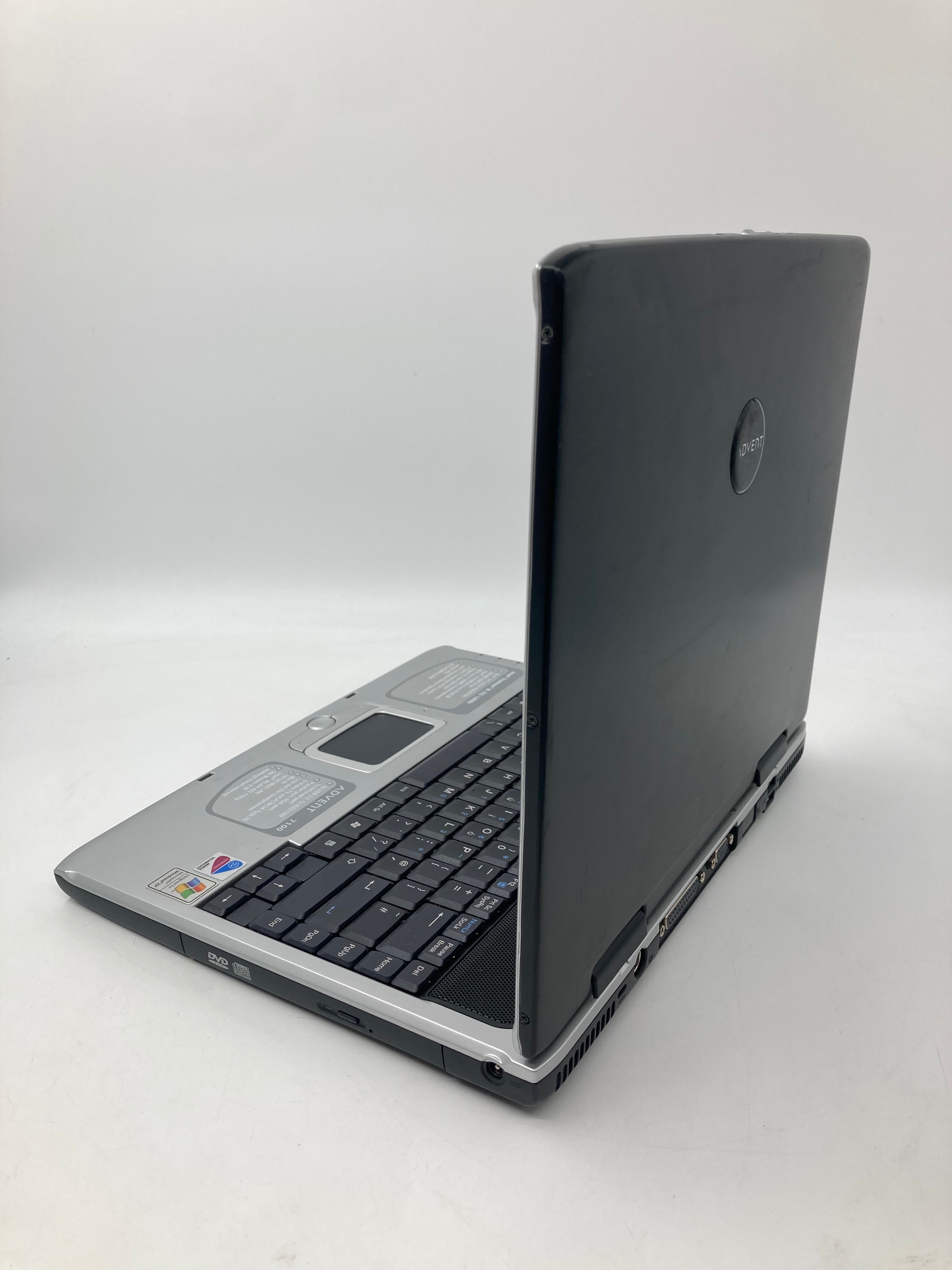 Advent 7100 15.6" Screen Pentium M725 No RAM No SSD No OS