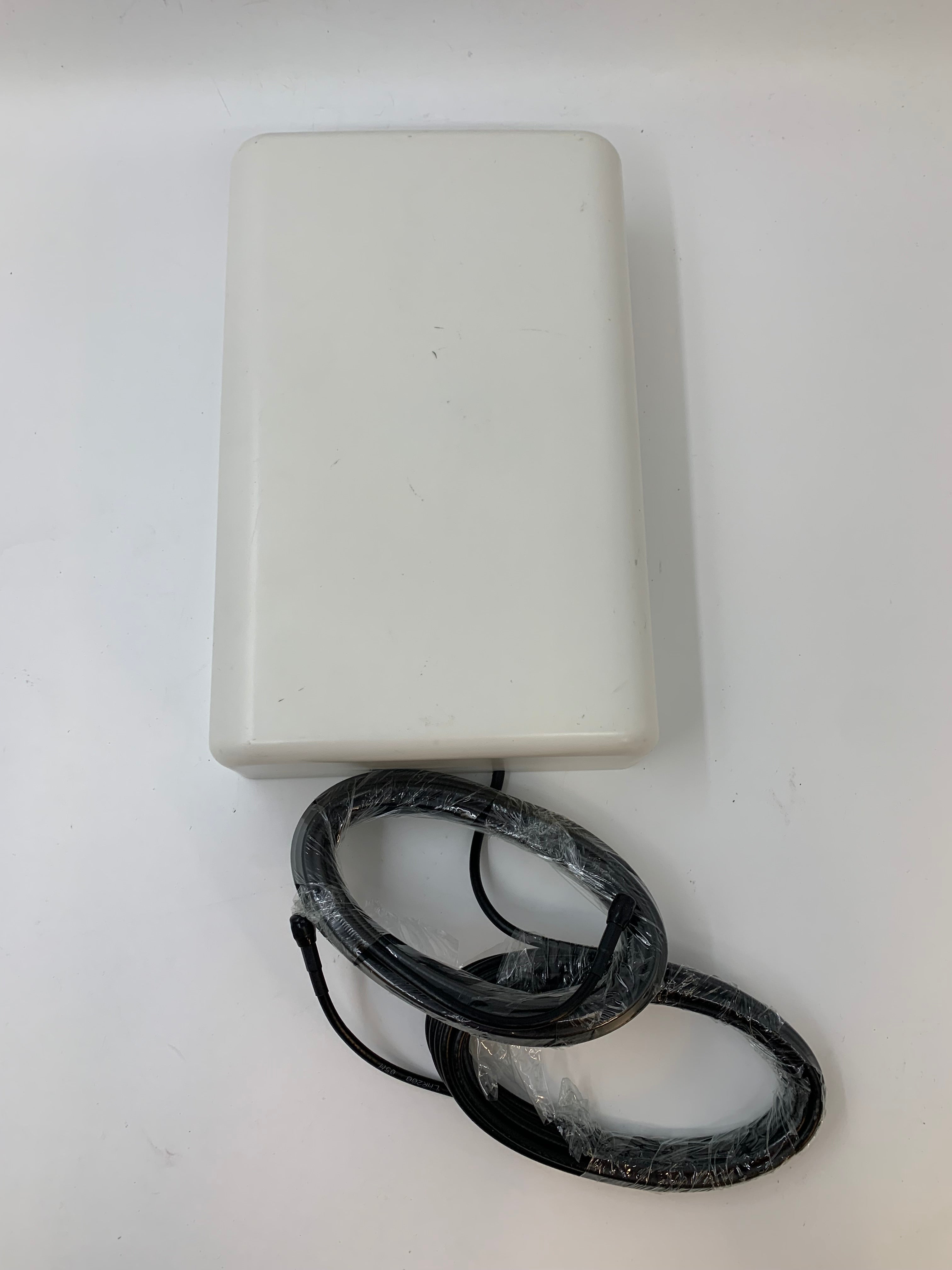 BLUESPOT-1 4G/5G Outdoor Wideband Antenna