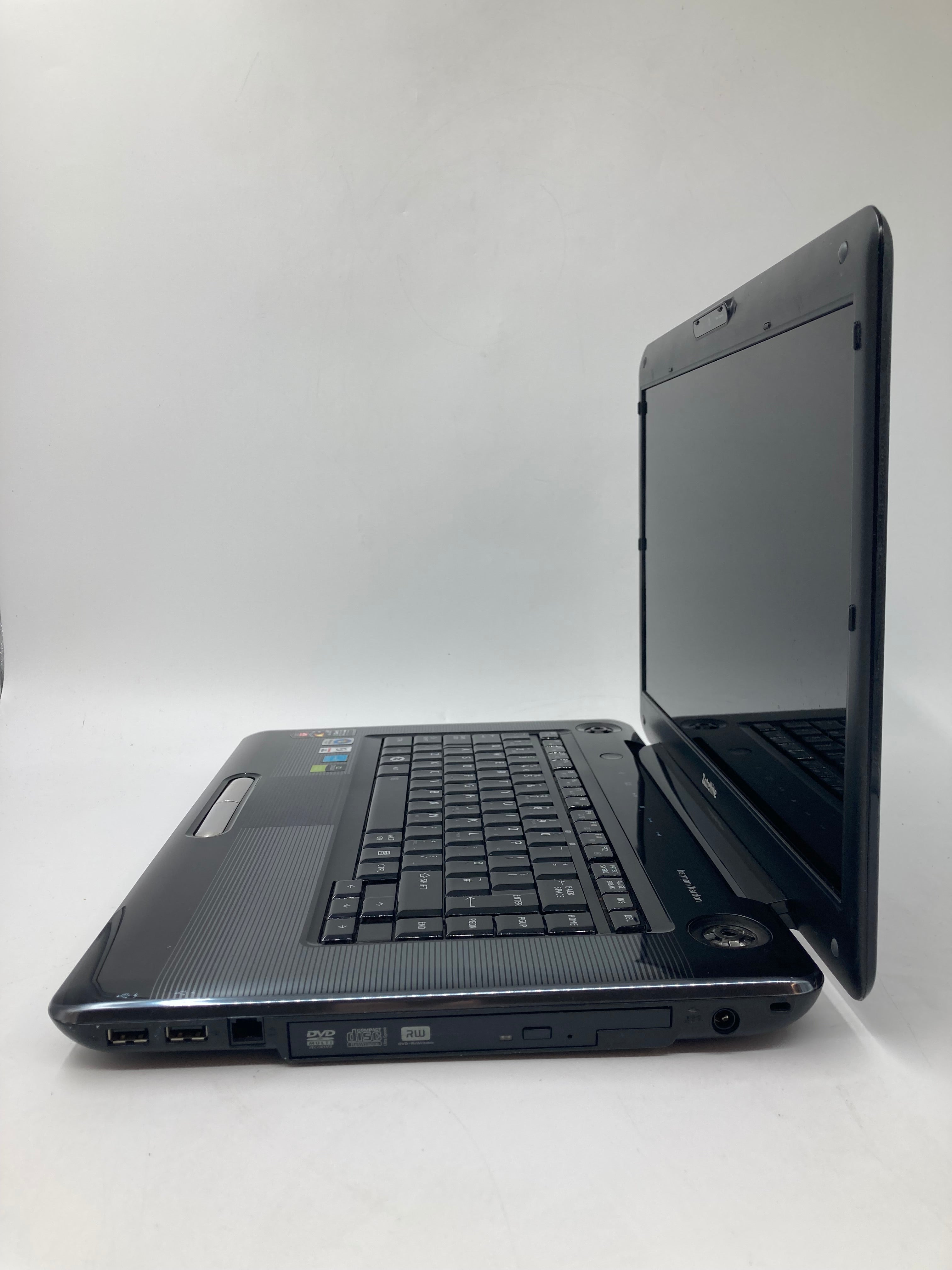 Toshiba Satellite A350D Spares: AMD CPU, 4GB RAM, 16" HD Screen (No SSD/No OS)