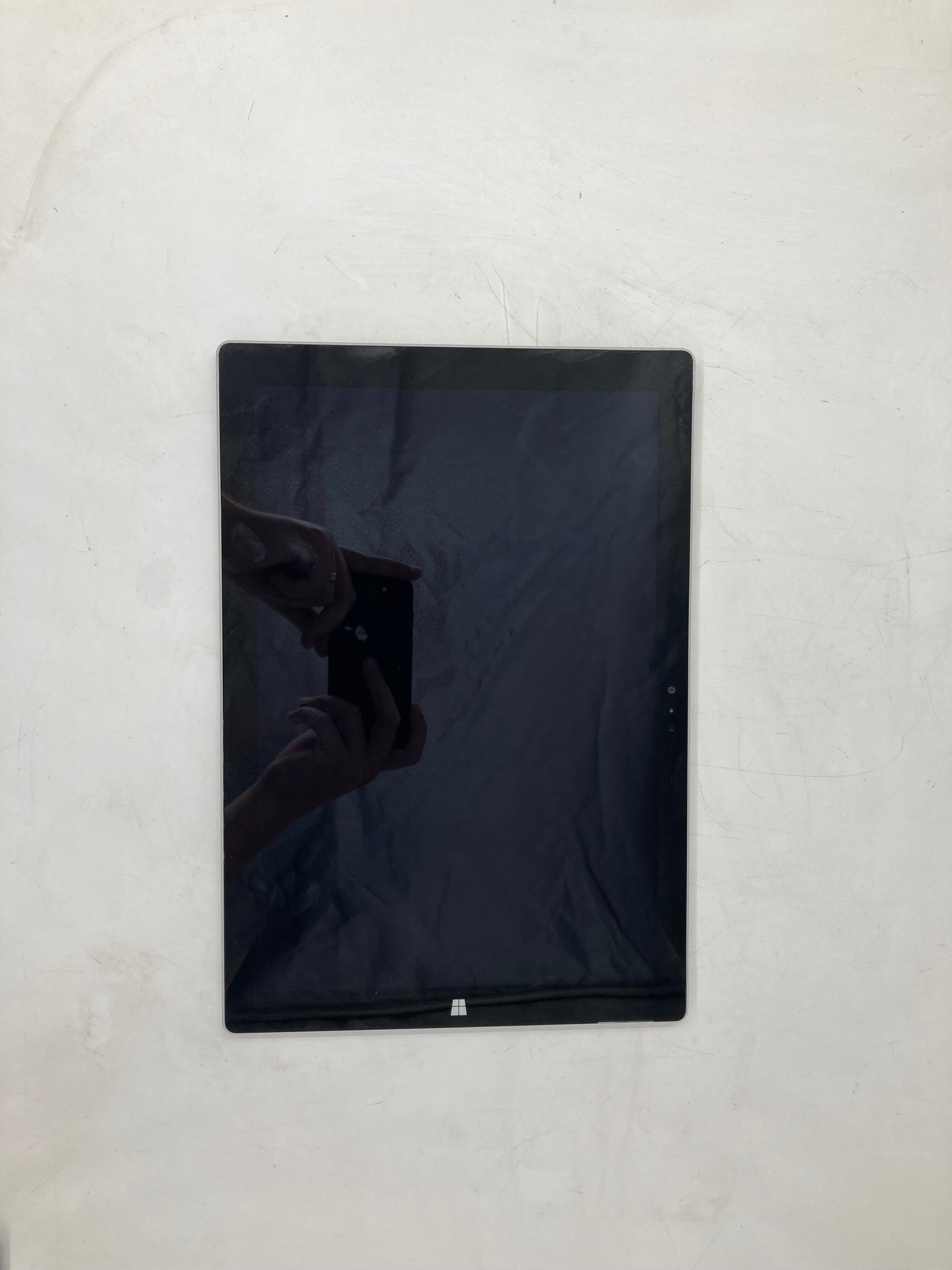 Microsoft Surface Pro 3 12" Screen i5 4th gen 8GB 256GB SSD Windows 8