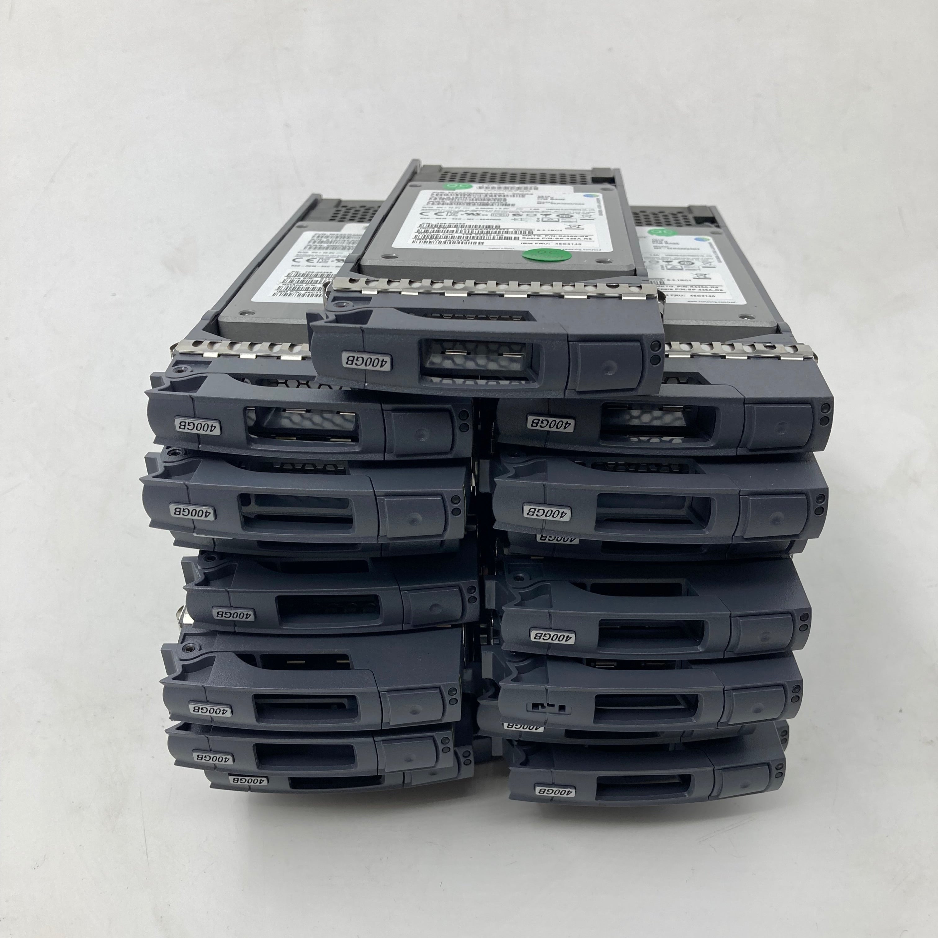 Batch of 17 NetApp 2.5" SAS 400GB SSD - Mixed Brands