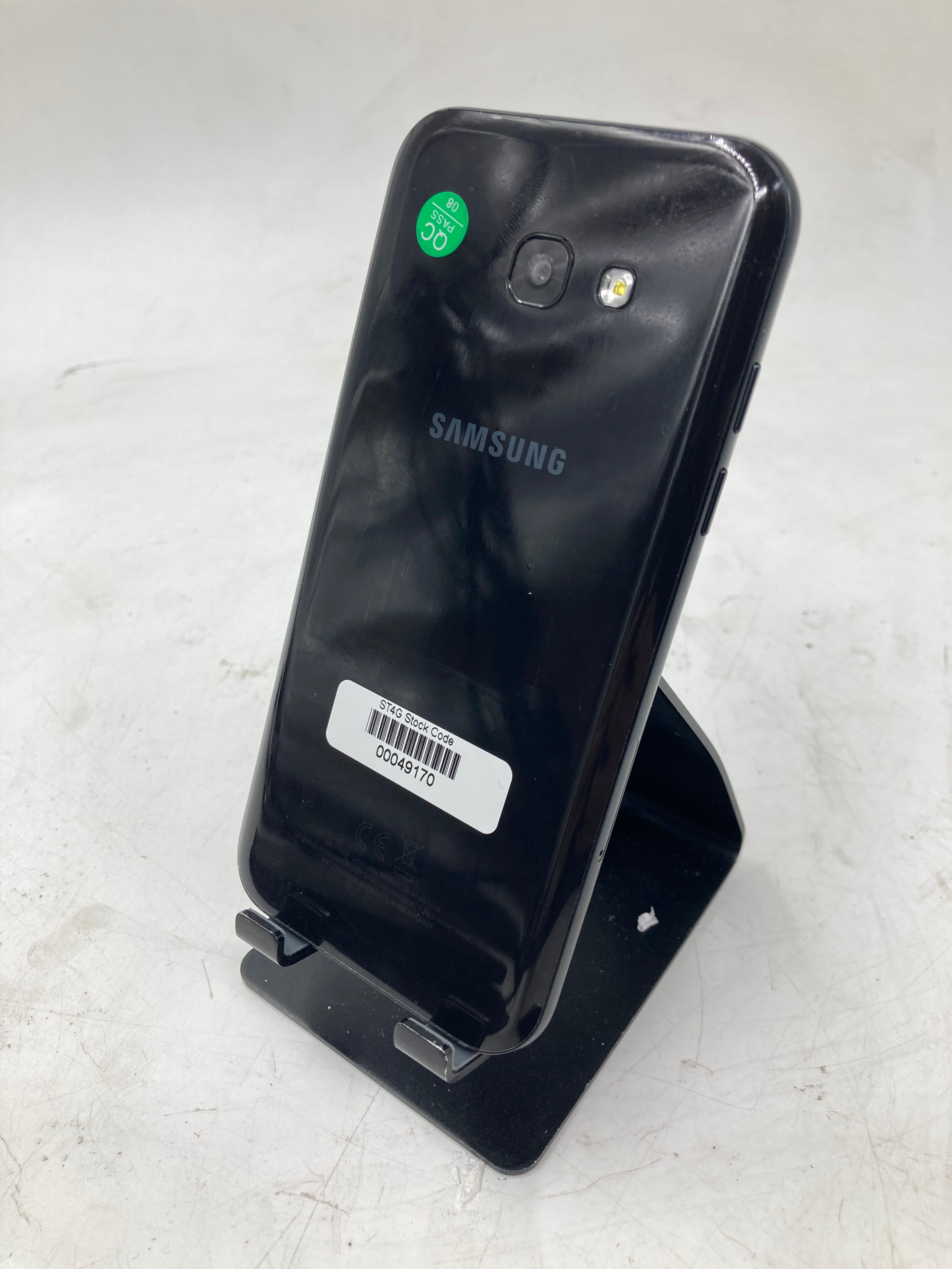 Samsung Galaxy A520 32GB Black - Unlocked Lot Of 6