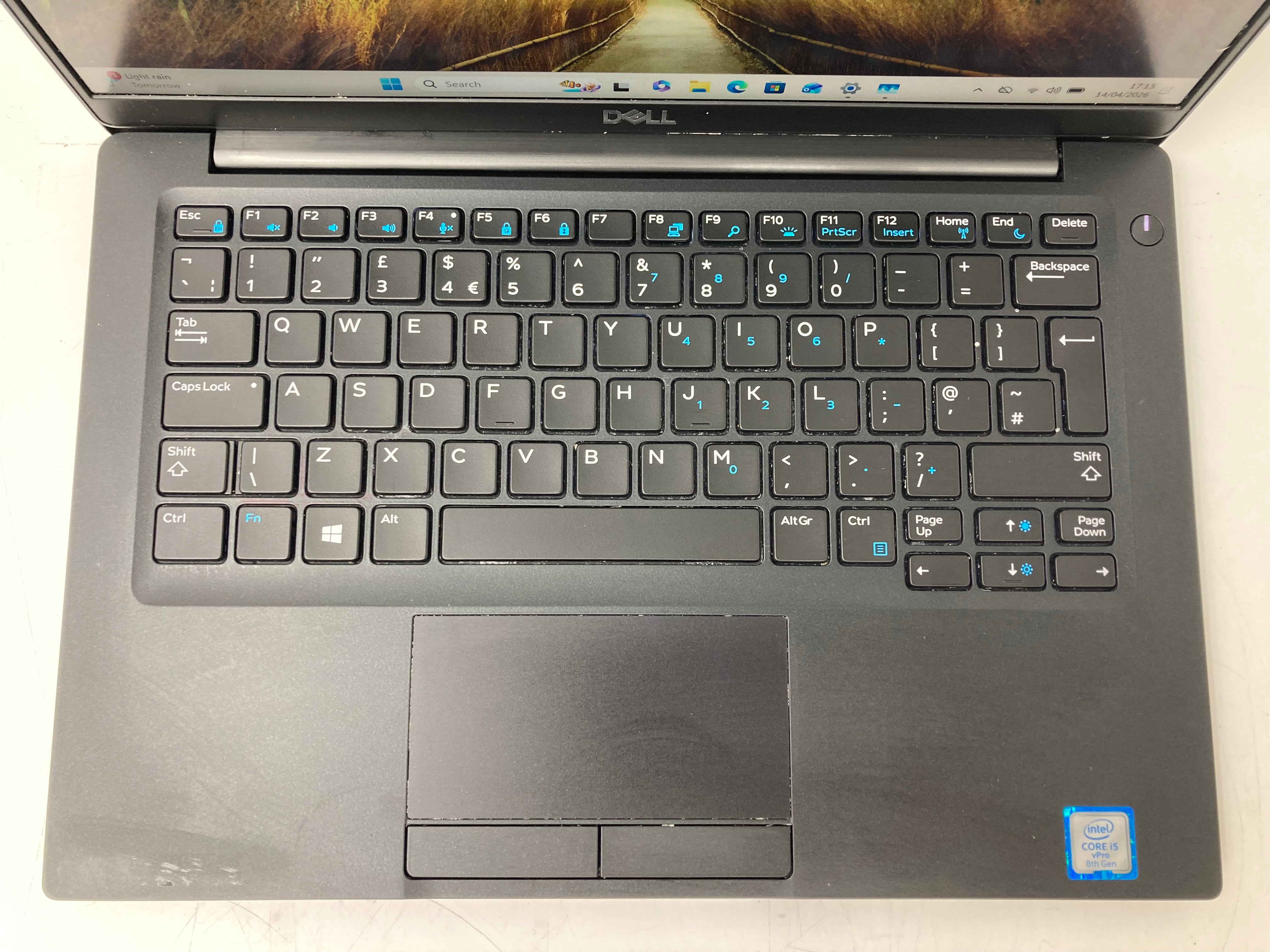 Dell Latitude 7390 | 13.3" FHD | i5 8th Gen CPU | 8GB RAM | 256GB SSD | W11 | Grade C