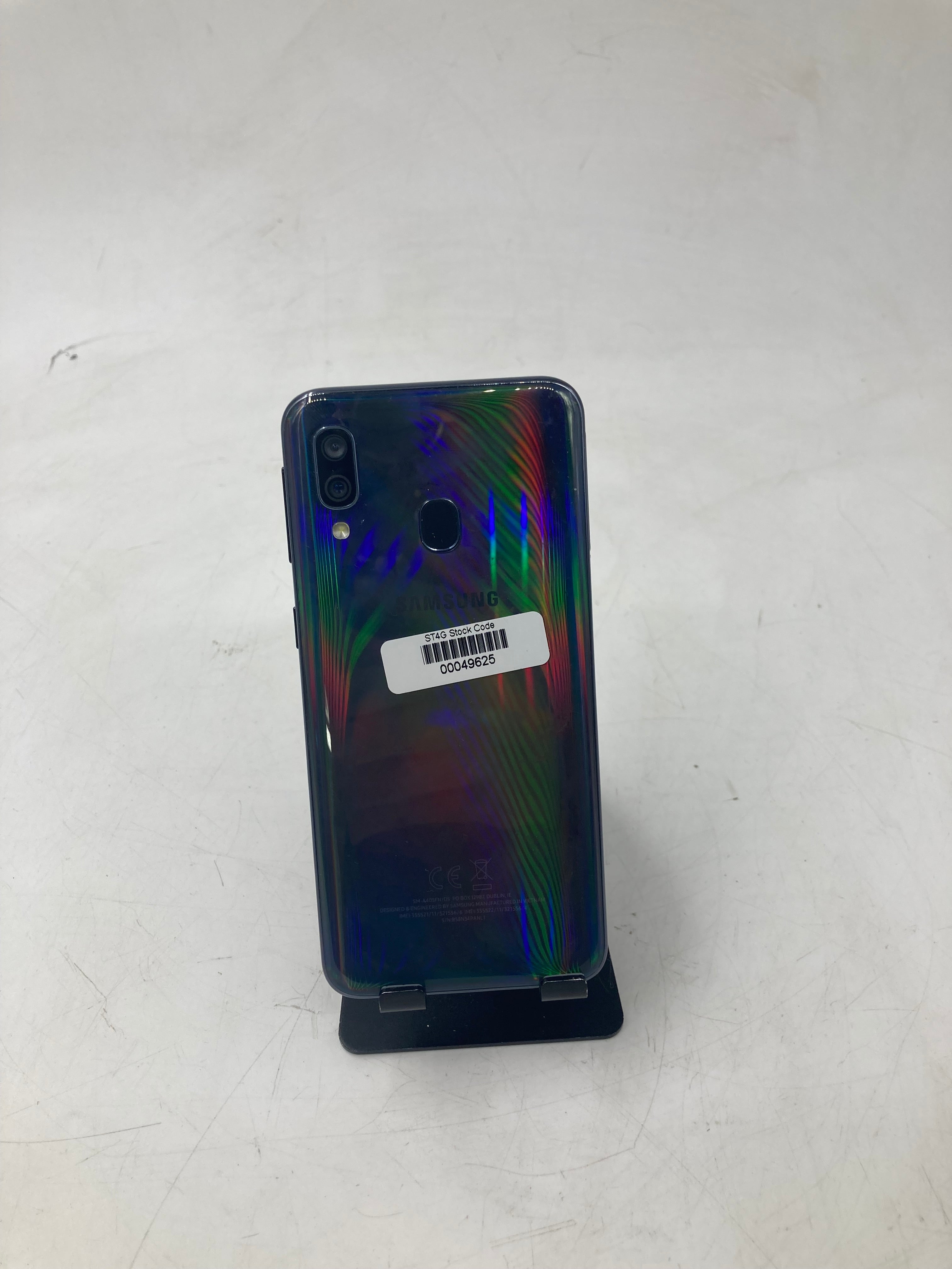 Samsung Galaxy A5 A40 32GB 64GB Silver Black Lot of 6 *Spares*