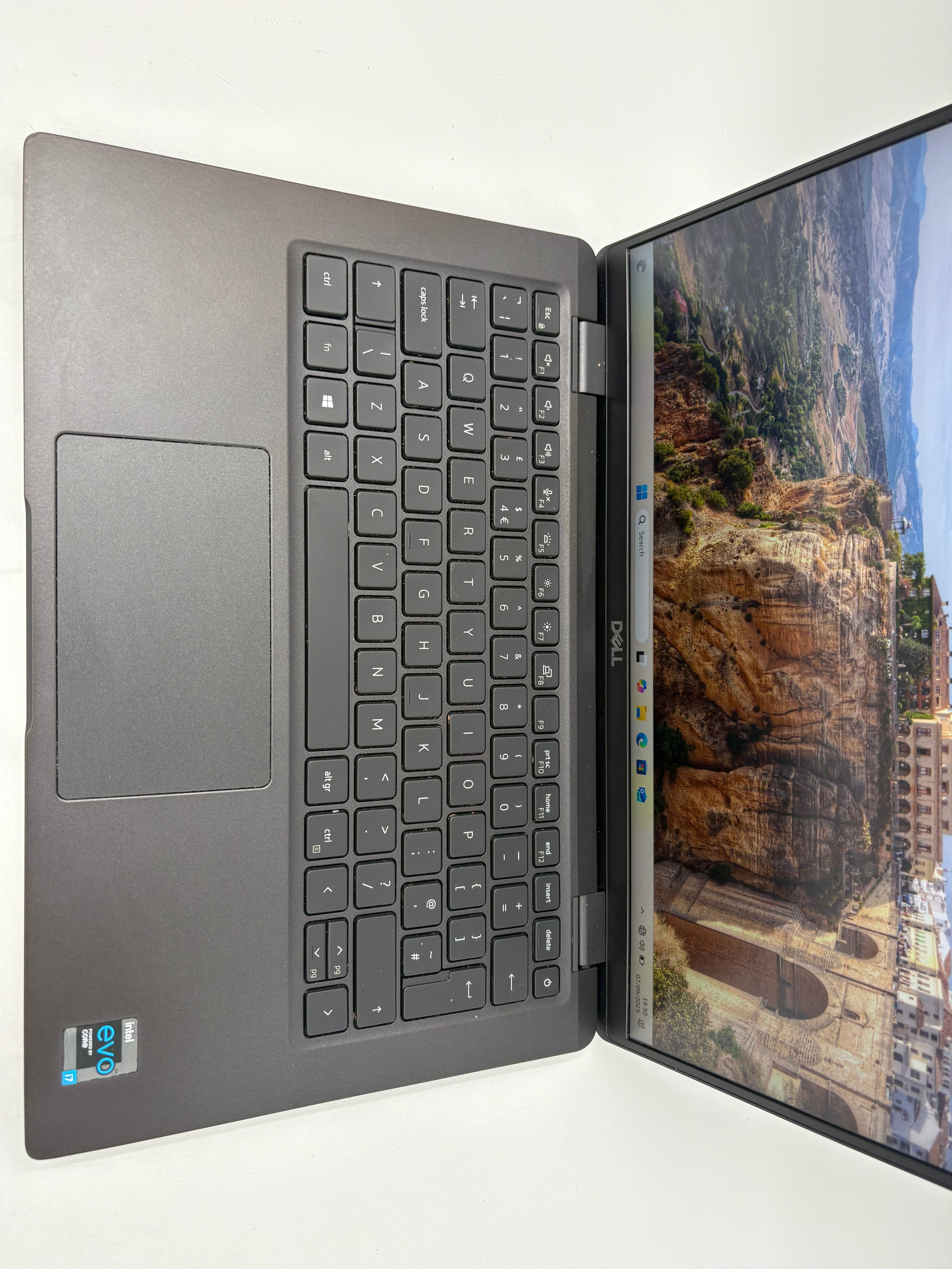 Dell Laptop Latitude 7420 14"Screen i7 11th Gen 16GB RAM 512GB W11