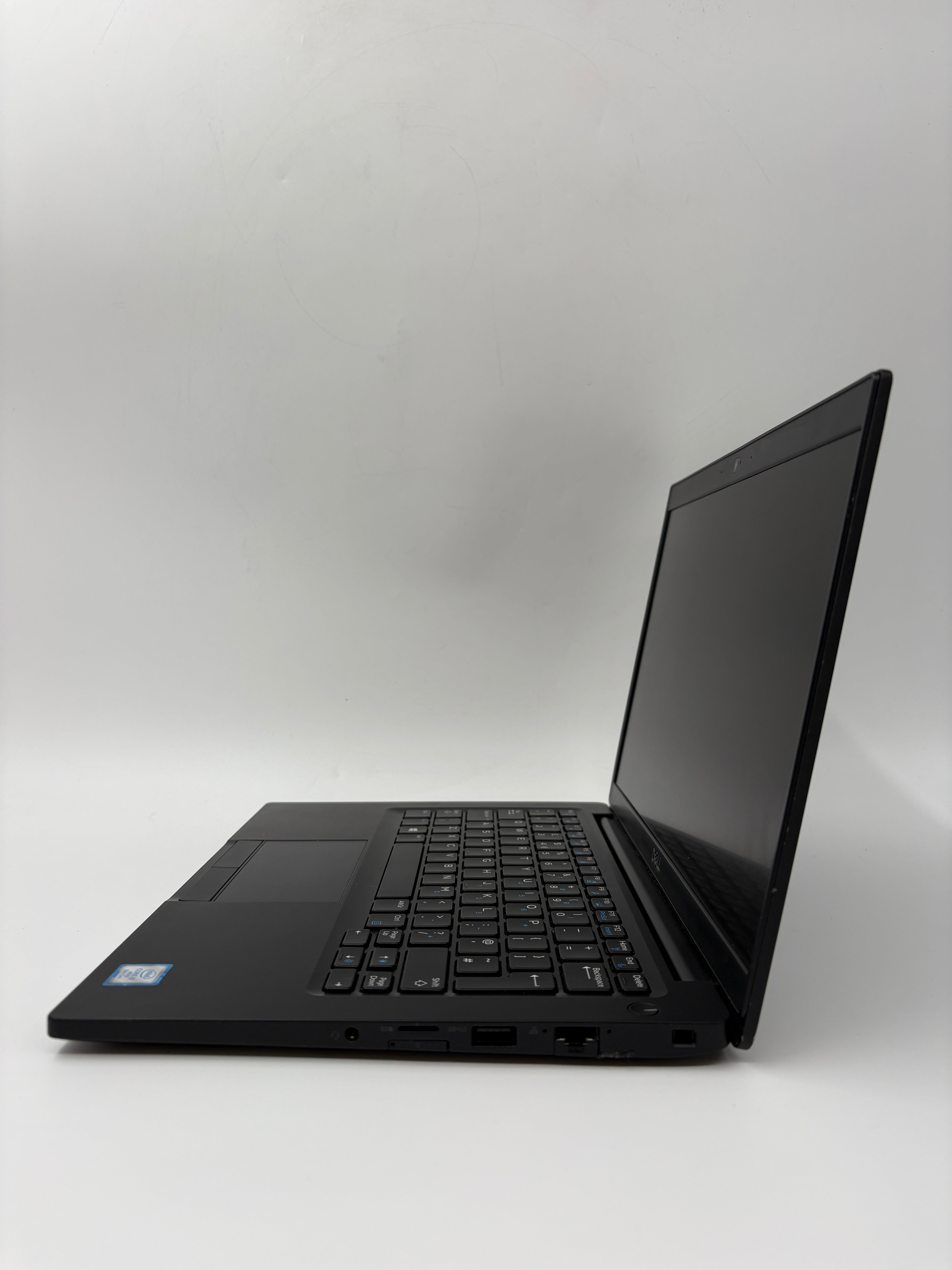 Dell Latitude 7390 13.3" Screen i7 8th Gen 8GB RAM NO SSD NO OS