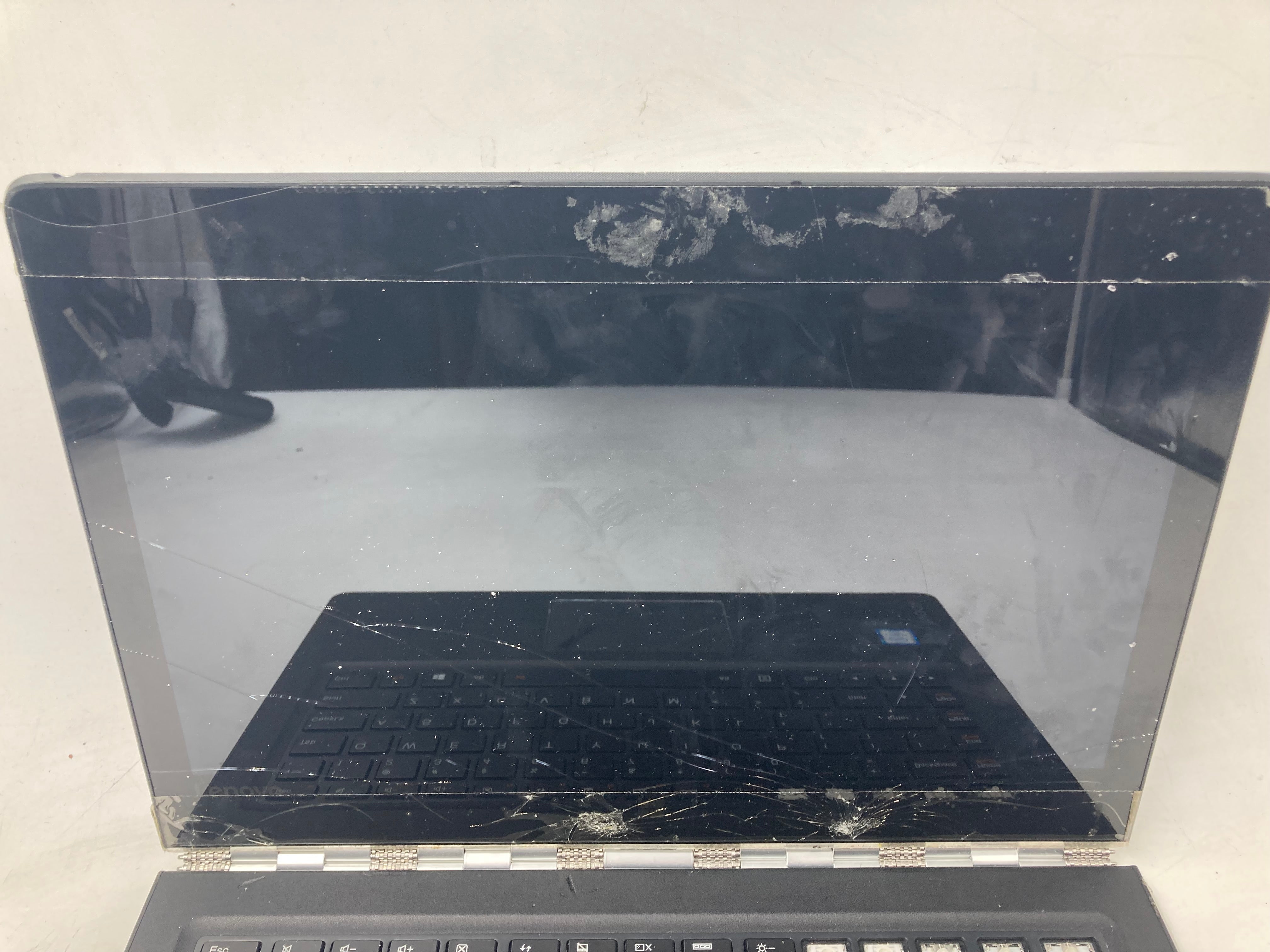 Lenovo Yoga 900-13ISK2 13.3" i5 4th Gen 8GB RAM No SSD No OS *Spares*