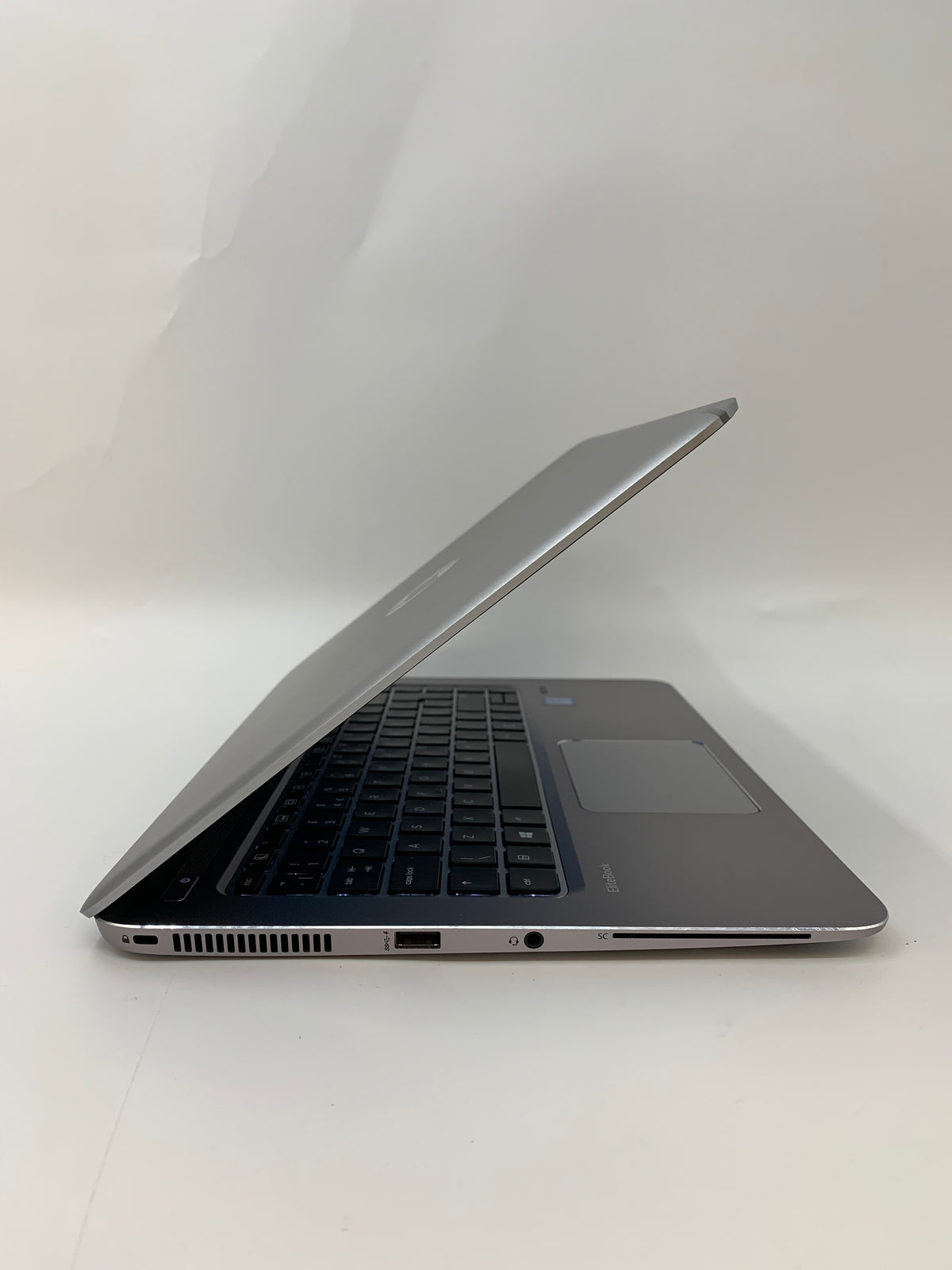 HP EliteBook Folio 1040 G3 | 14" QHD | i5 6th Gen | 8GB RAM | 128GB SSD | W10 Pro