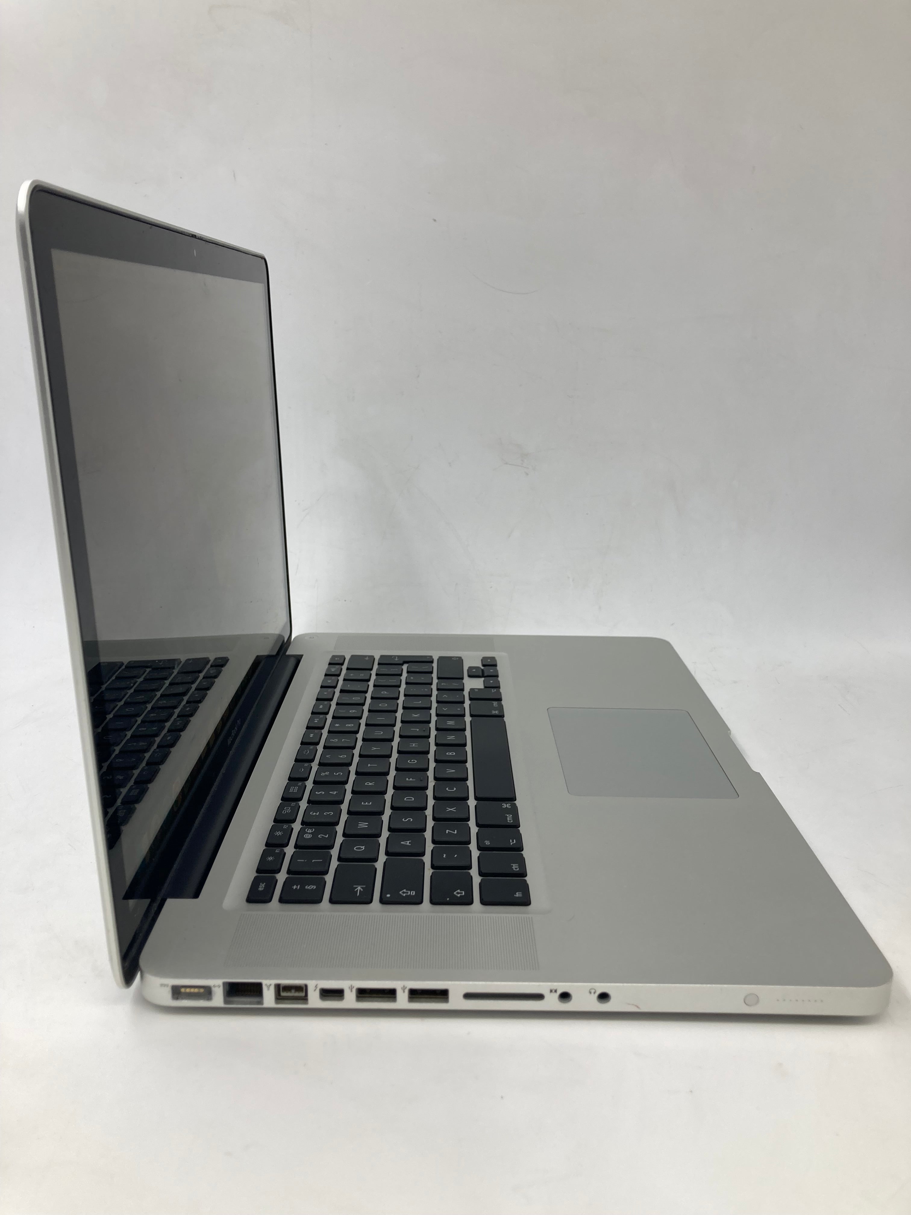 Apple MacBook Pro A1286 15.4" Intel Core i7 4GB RAM 250GB SSD