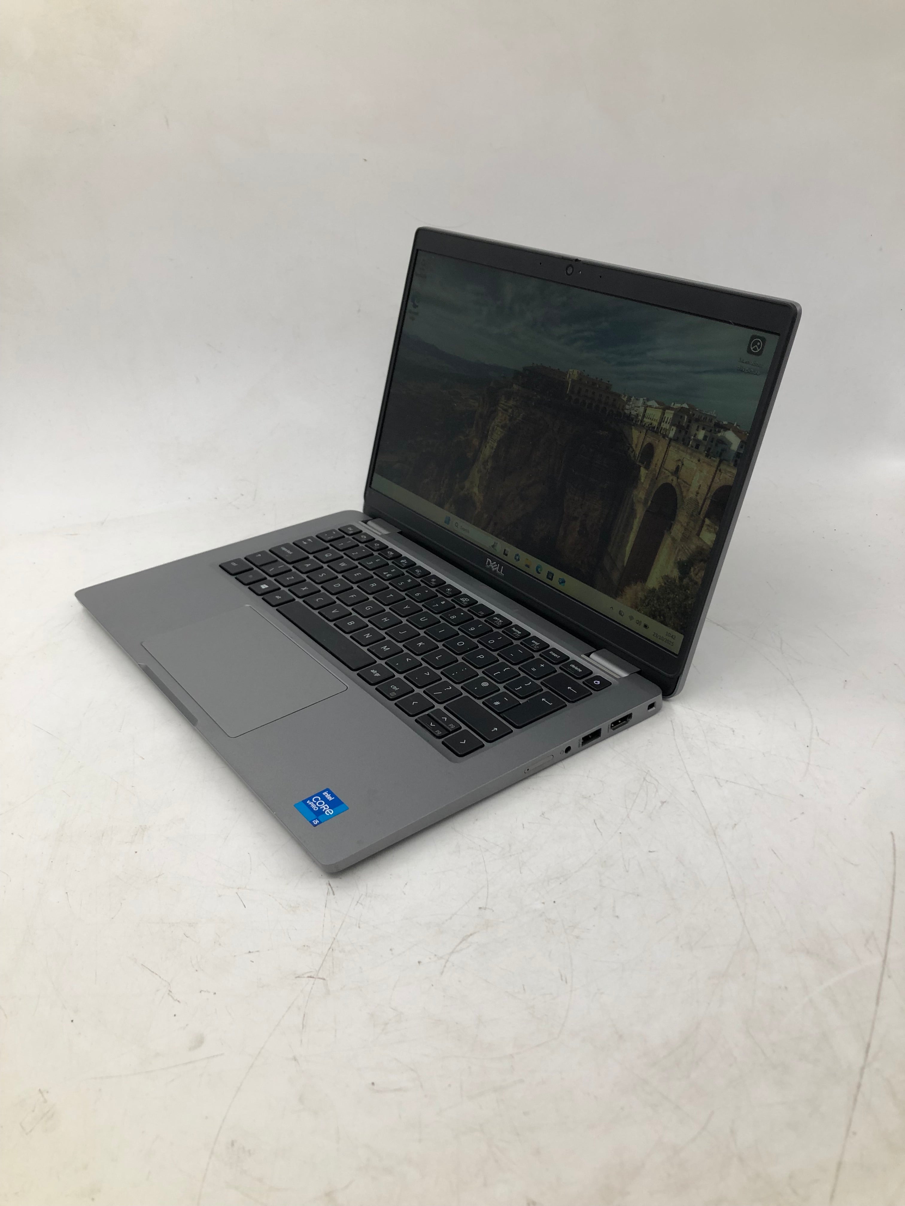 Dell Latitude 5320 13" Screen i5 11th Gen 8GB RAM 256GB SSD W11