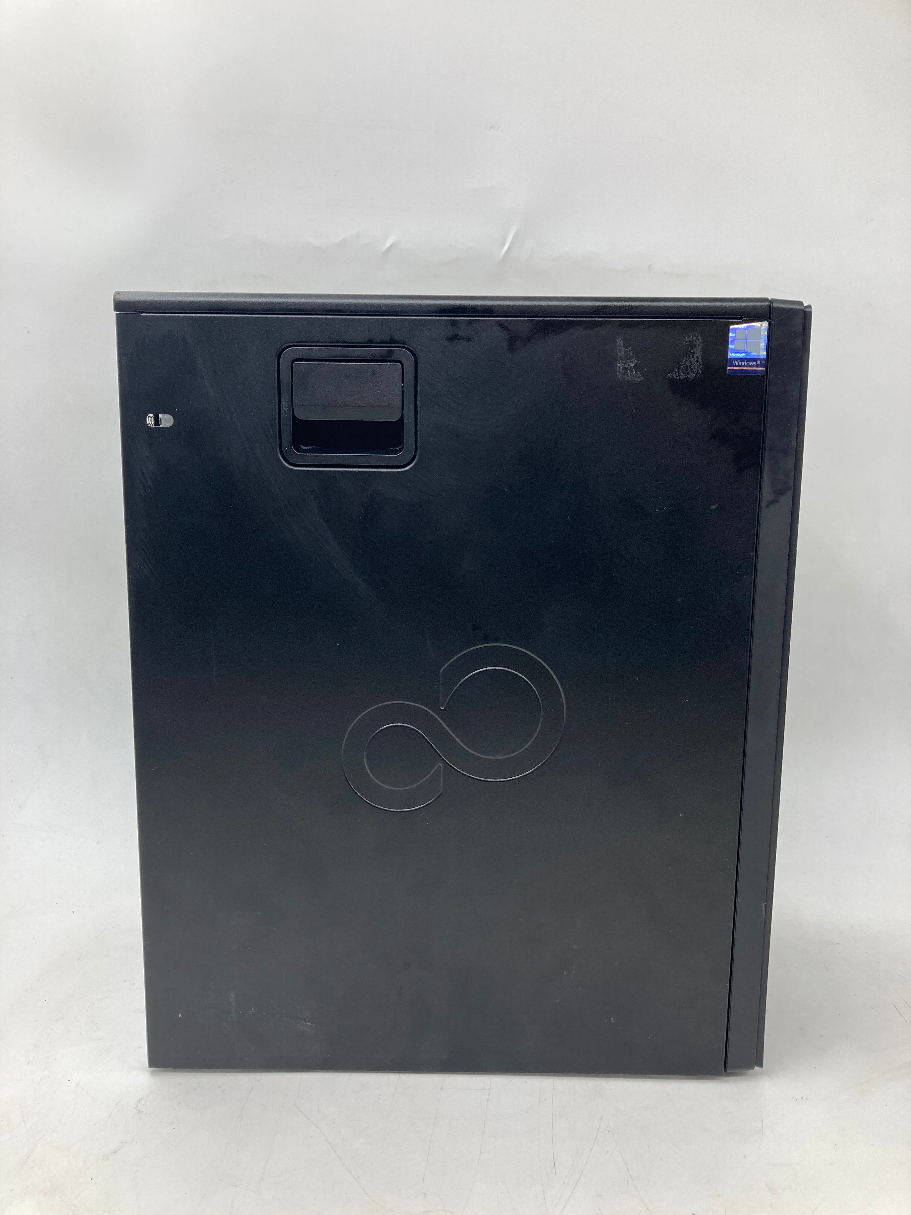 Fujitsu Desktop Esprimo P557 i3 6th Gen 8GB RAM No HDD No OS
