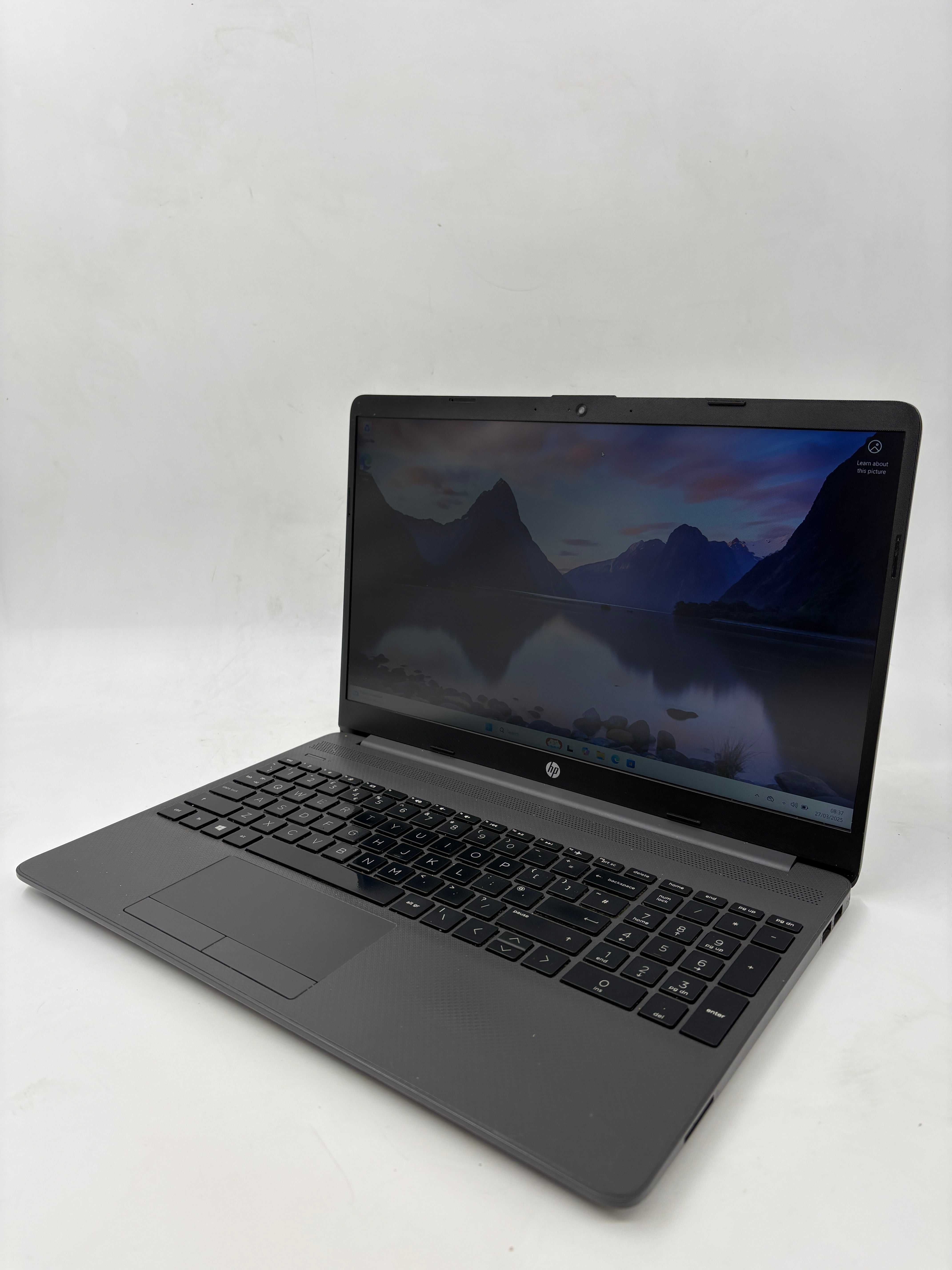 HP Laptop 255 G8 15.6" Screen AMD Ryzen 5 3500U 8GB RAM 256GB SSD W11