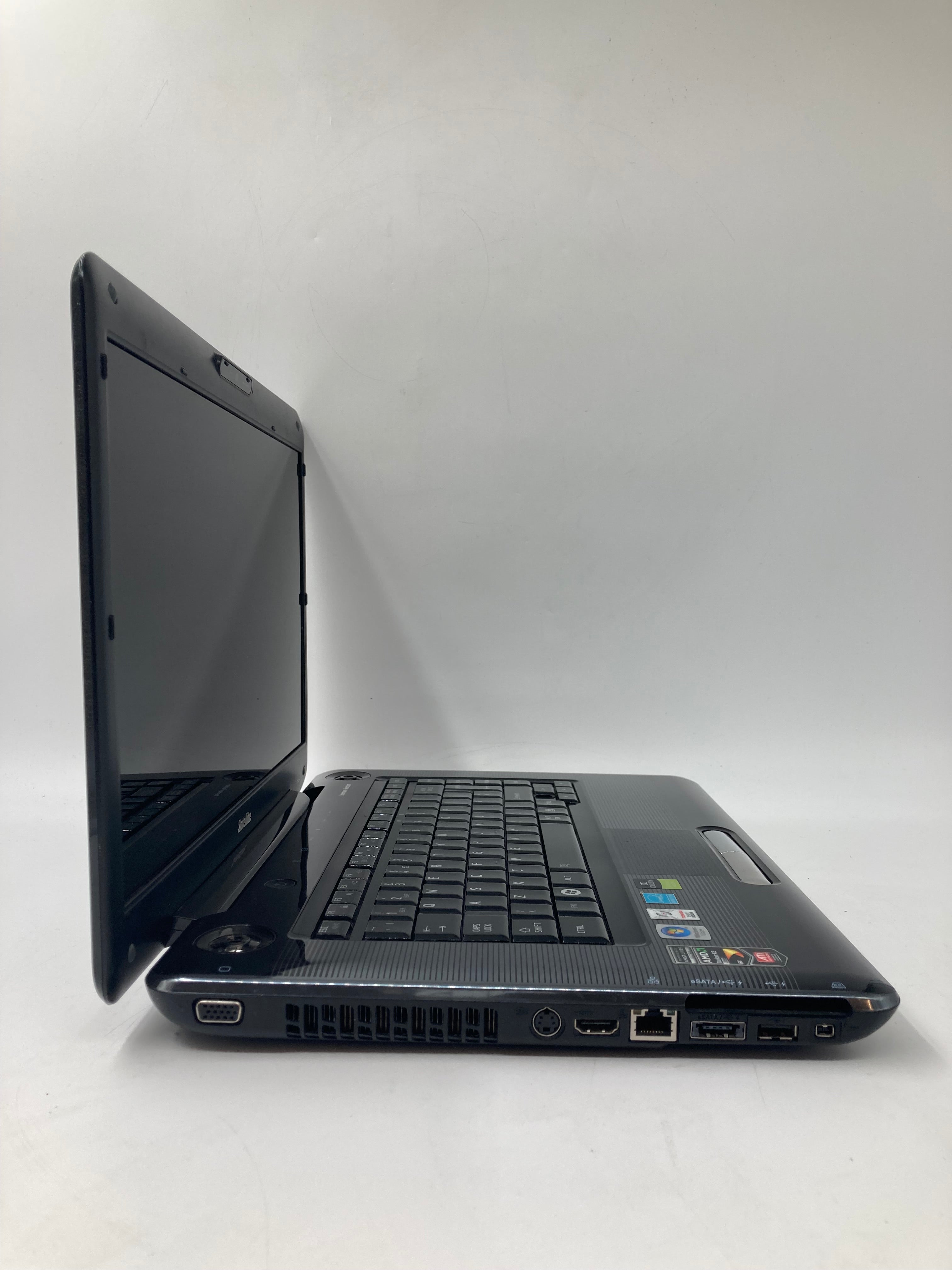 Toshiba Satellite A350D Spares: AMD CPU, 4GB RAM, 16" HD Screen (No SSD/No OS)
