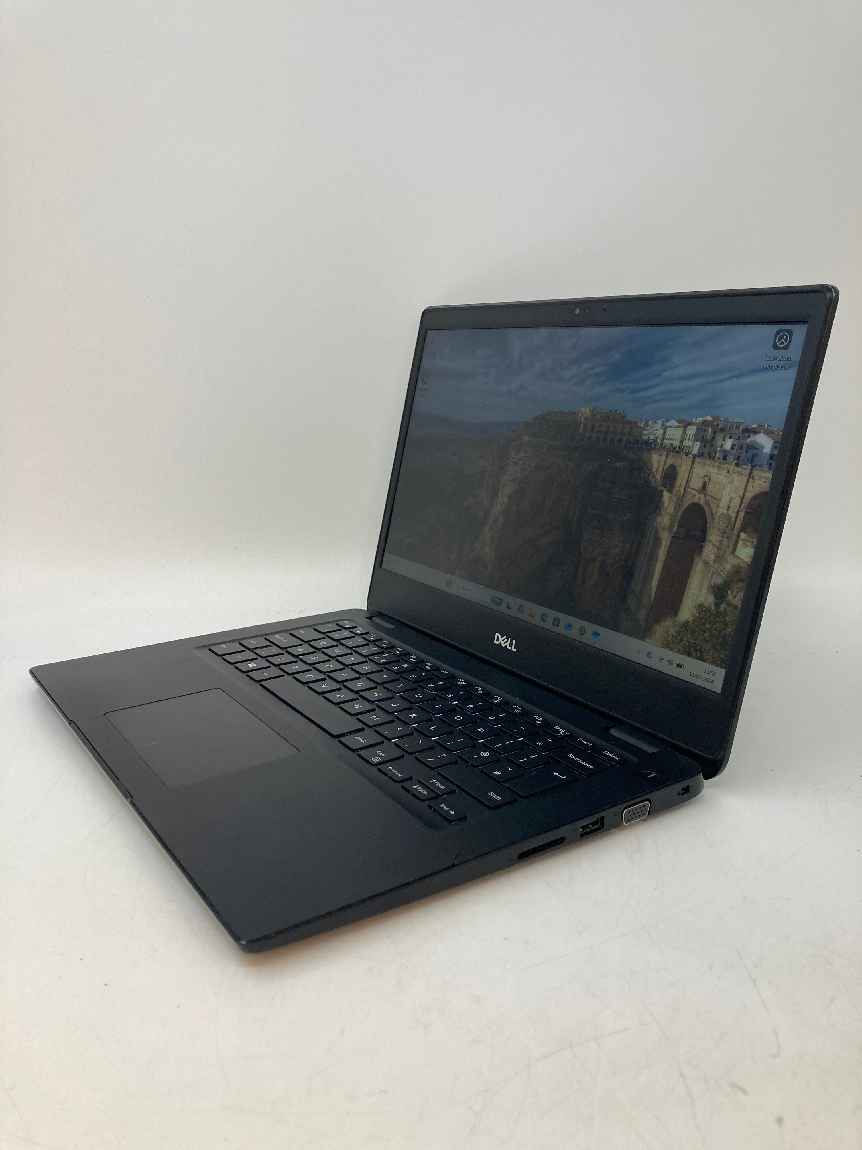 Dell Latitude 3400 refurbished 14 inch FHD laptop i5 8th Gen 8GB RAM 256GB SSD Windows 11 Pro Grade C