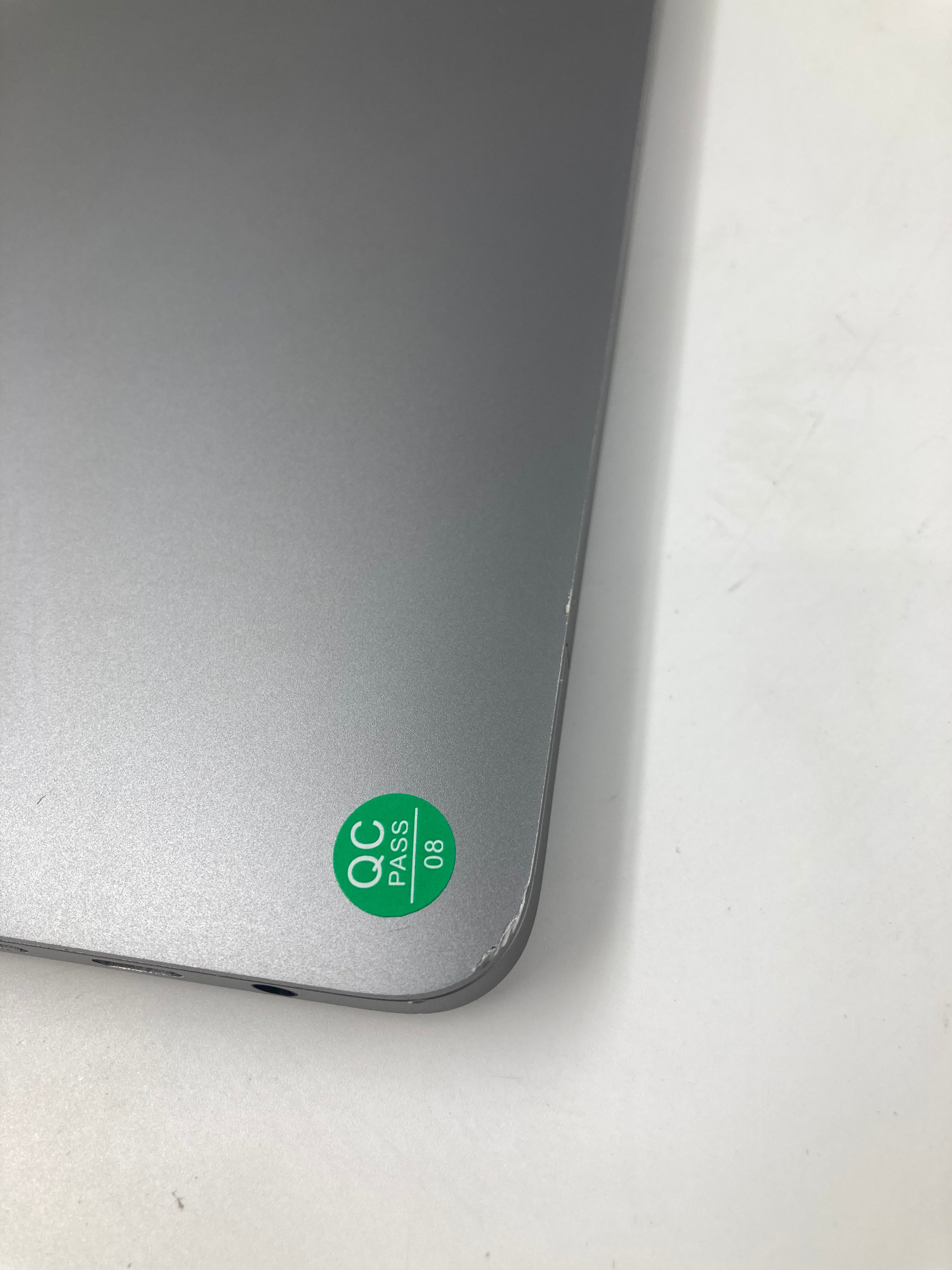 Apple MacBook Pro 2019 A1989 13" Screen i7 8th Gen 16GB RAM 250GB SSD OS Mojave